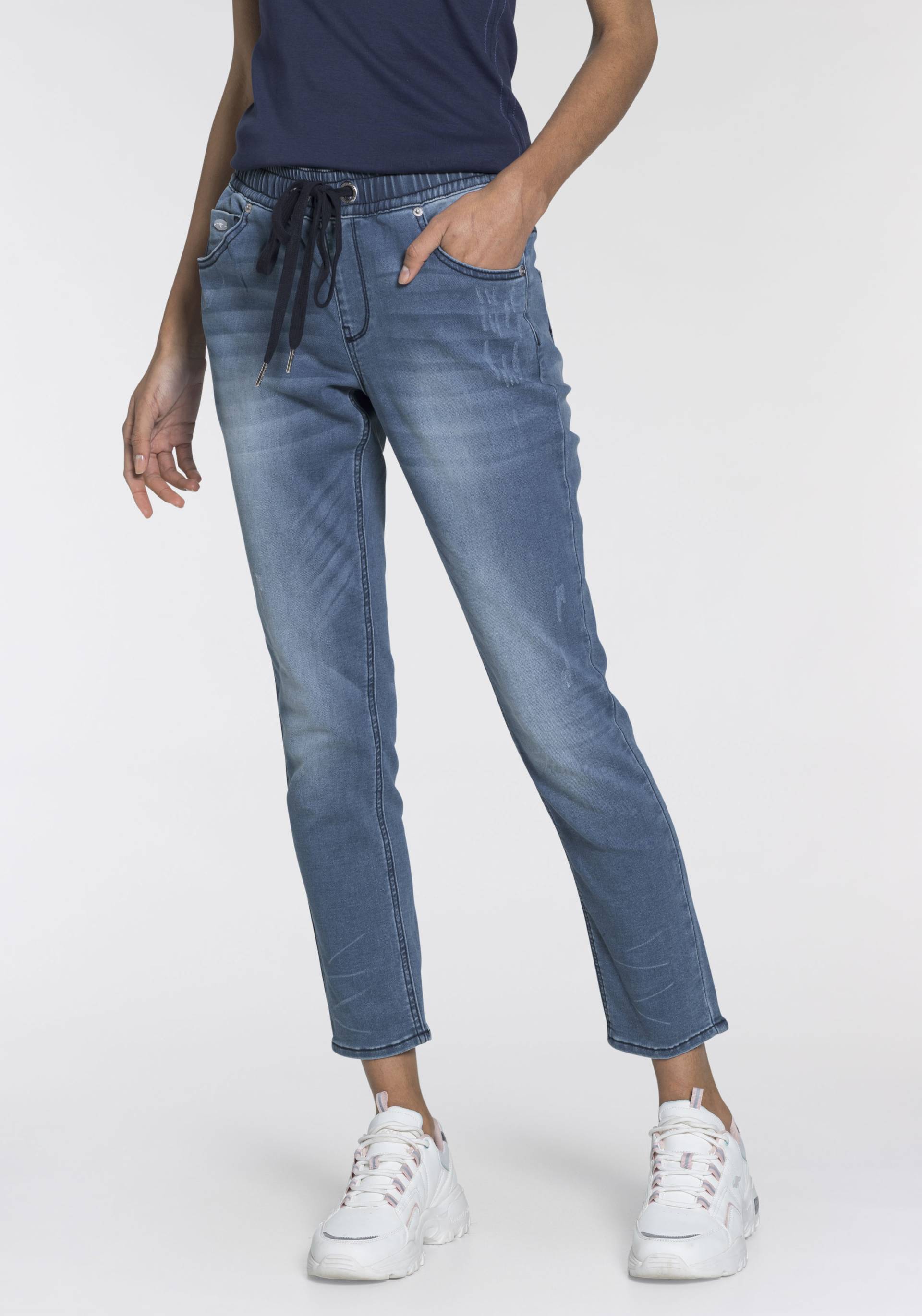 KangaROOS Jogg Pants »7/8 JOGG-DENIM«, weites Bein, mit Used-Waschung, hohe Leibhöhe, 7/8-Länge KangaROOS Jogg Pants »7/8 JOGG-DENIM«, weites Bein, mit Used-Waschung, hohe Leibhöhe, 7/8-Länge von KangaROOS