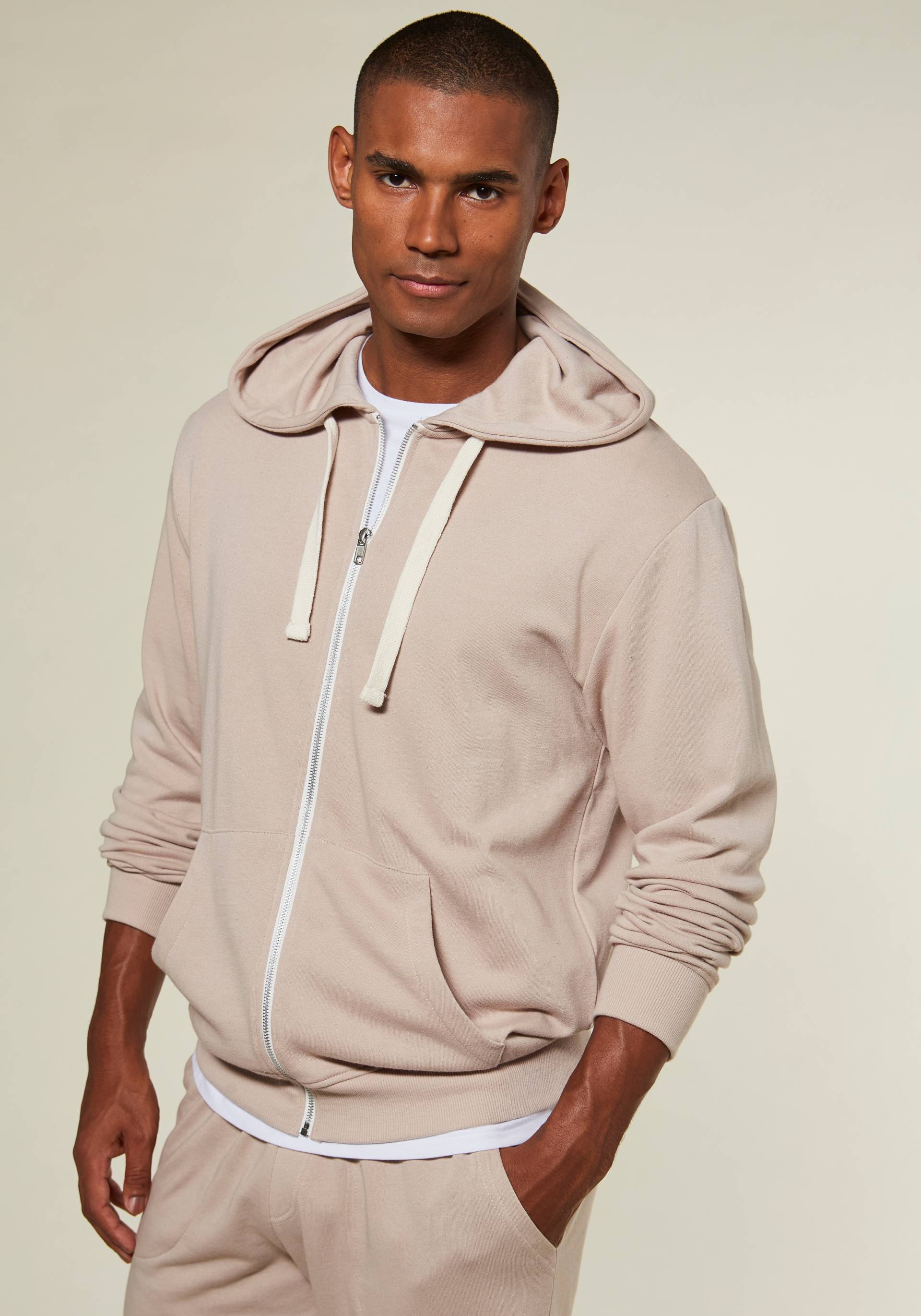 KangaROOS Kapuzensweatjacke, mit Kapuze, kontrast Zipper und kontrast Bänder von KangaROOS