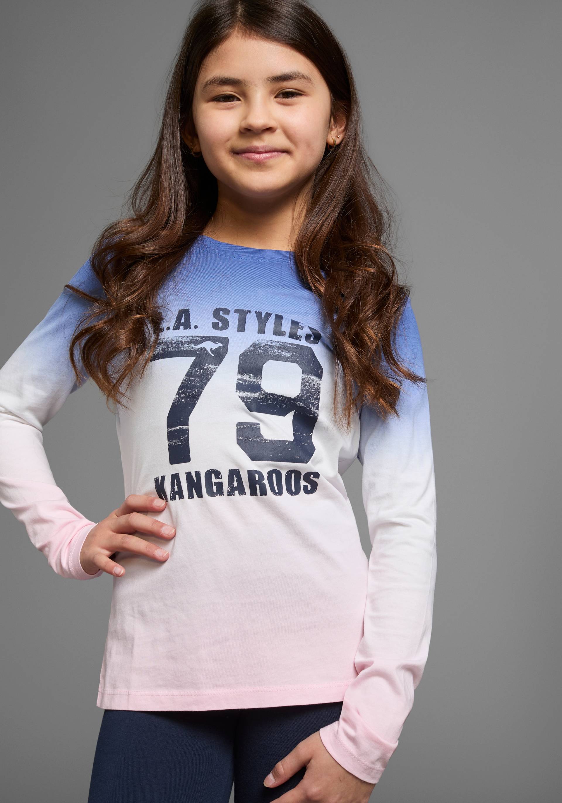 KangaROOS Langarmshirt, Langarm, taillierter Schnitt, mit Print, Rundhalsausschnitt KangaROOS Langarmshirt, Langarm, taillierter Schnitt, mit Print, Rundhalsausschnitt von KangaROOS