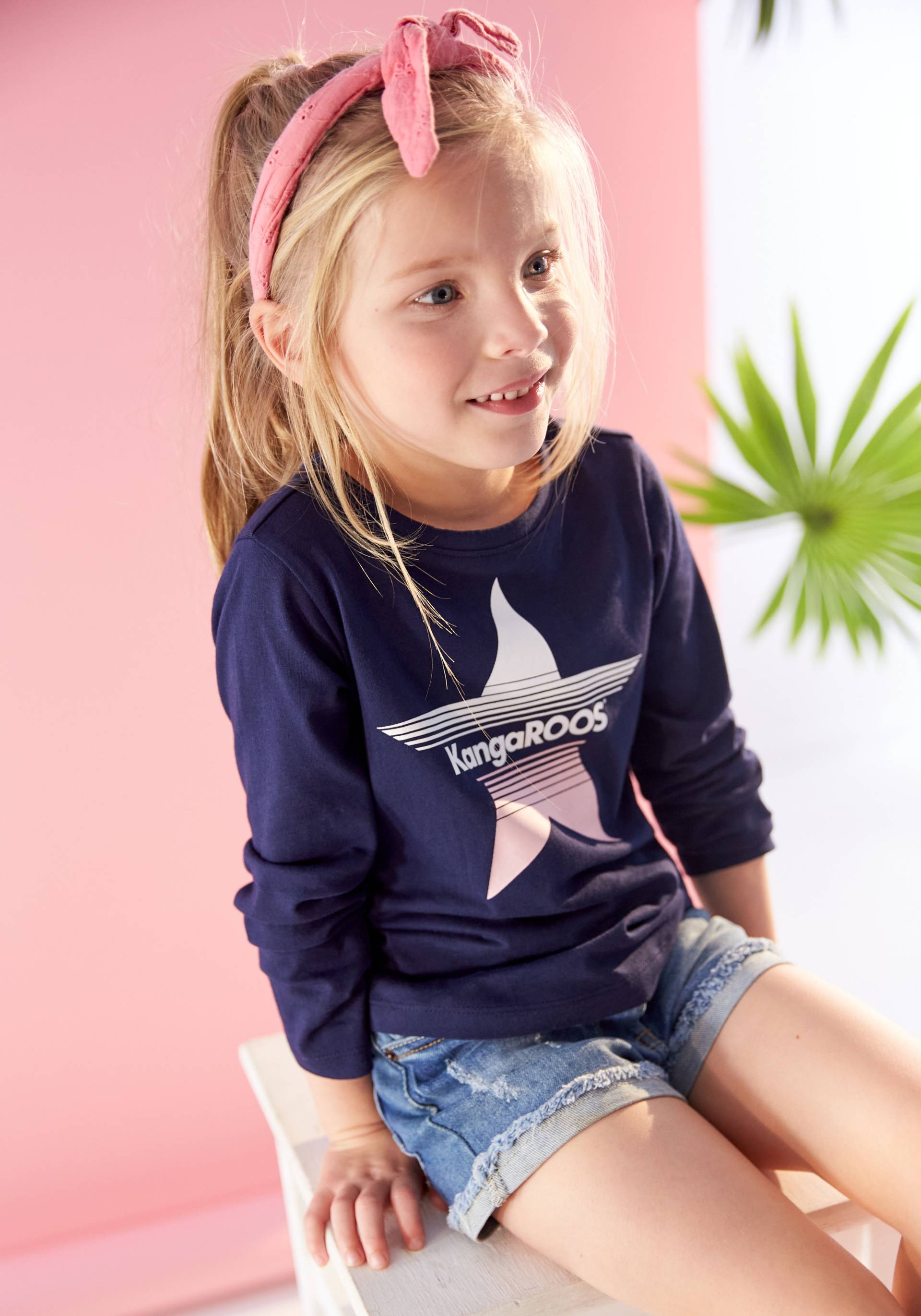 KangaROOS Langarmshirt »Kleine Mädchen«, langärmlig, hüftlange Schnittform, bedruckt, Rundhalsausschnitt von KangaROOS