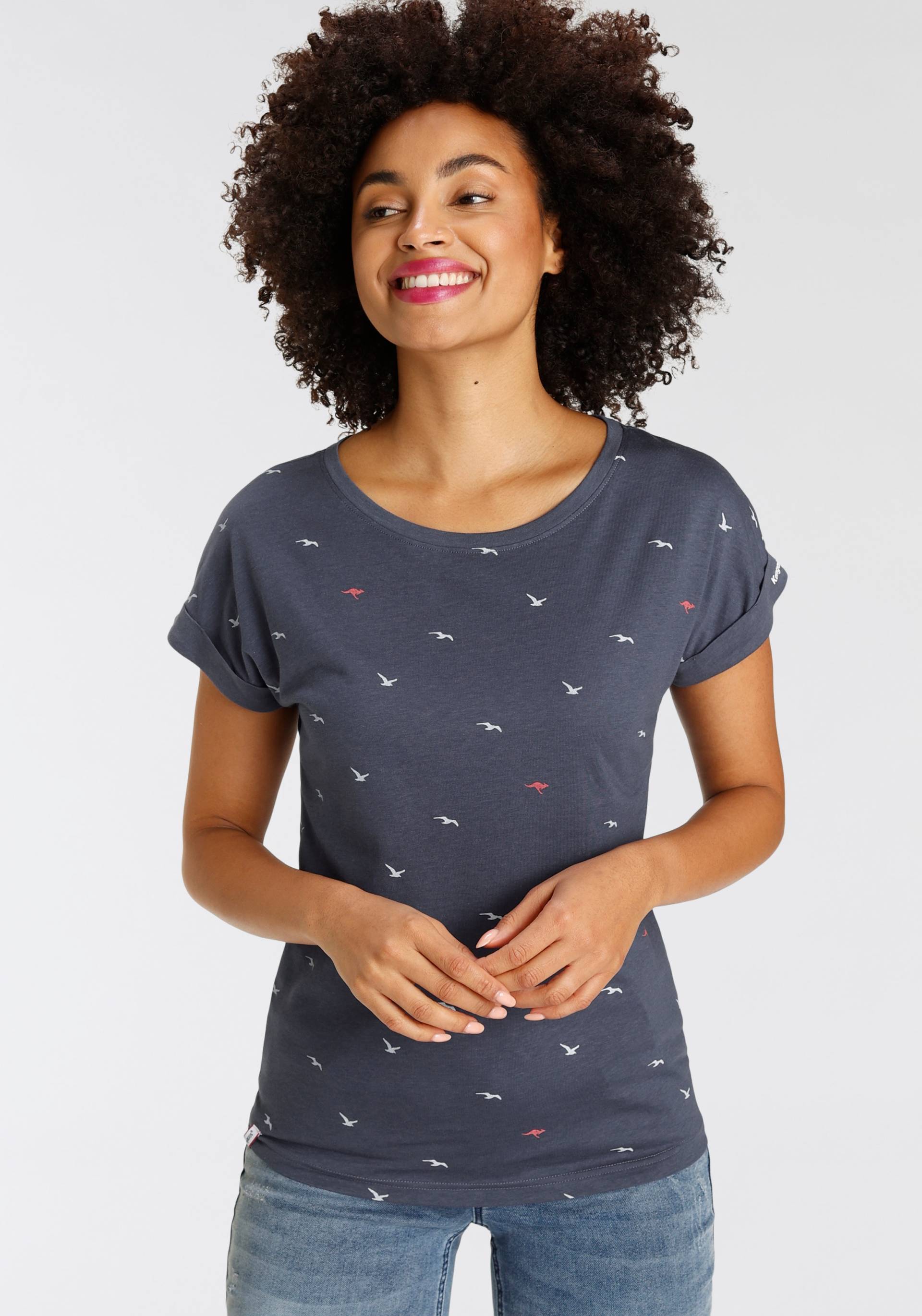 KangaROOS Print-Shirt, kurzärmelig, figurumspielend, mit Print, mit Rundhalsausschnitt KangaROOS Print-Shirt, kurzärmelig, figurumspielend, mit Print, mit Rundhalsausschnitt von KangaROOS