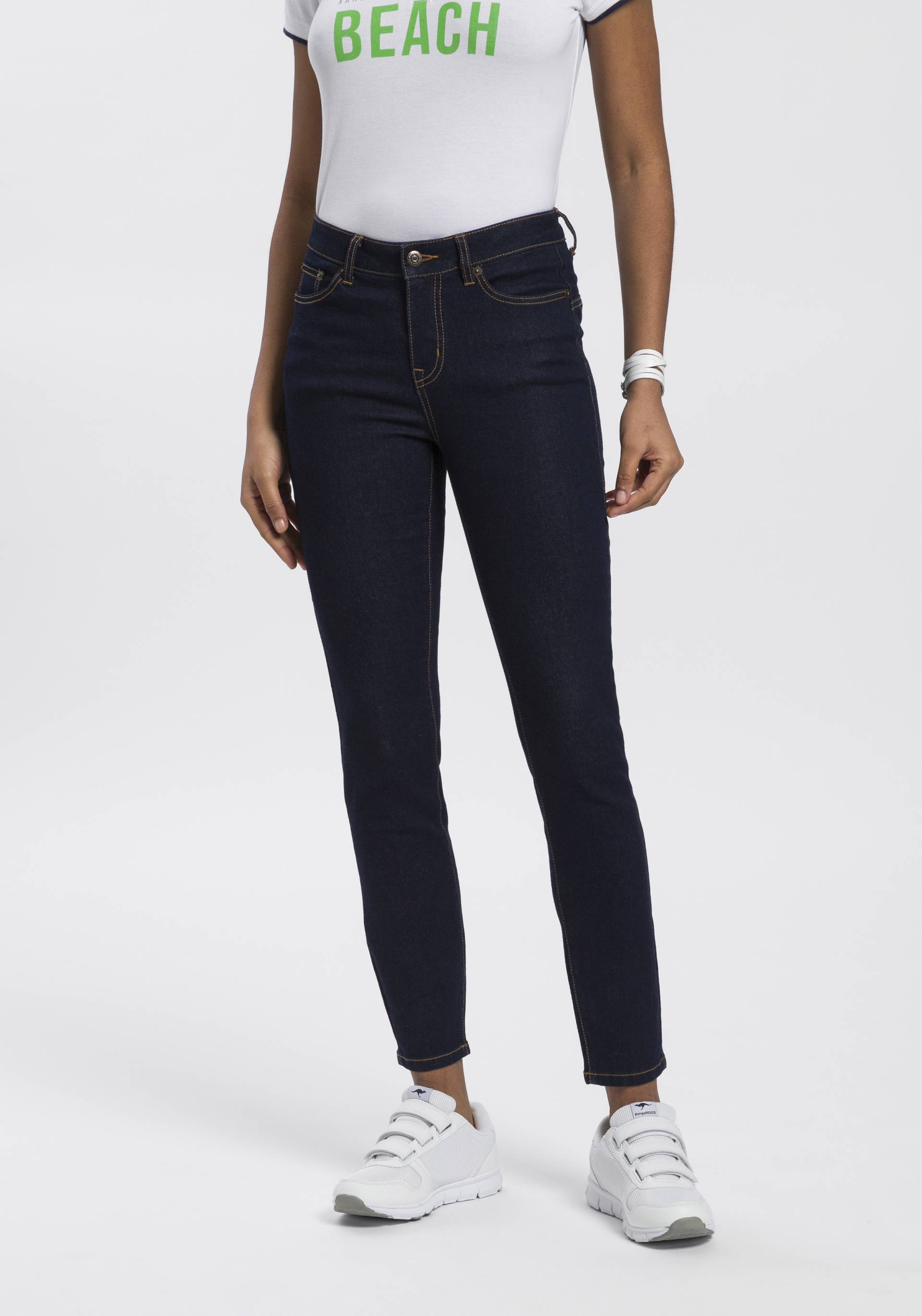 KangaROOS Slim-fit-Jeans »CROPPED HIGH WAIST SLIM FIT«, schmale Passform, Röhrenjeans, trendige Used-Waschung KangaROOS Slim-fit-Jeans »CROPPED HIGH WAIST SLIM FIT«, schmale Passform, Röhrenjeans, trendige Used-Waschung von KangaROOS