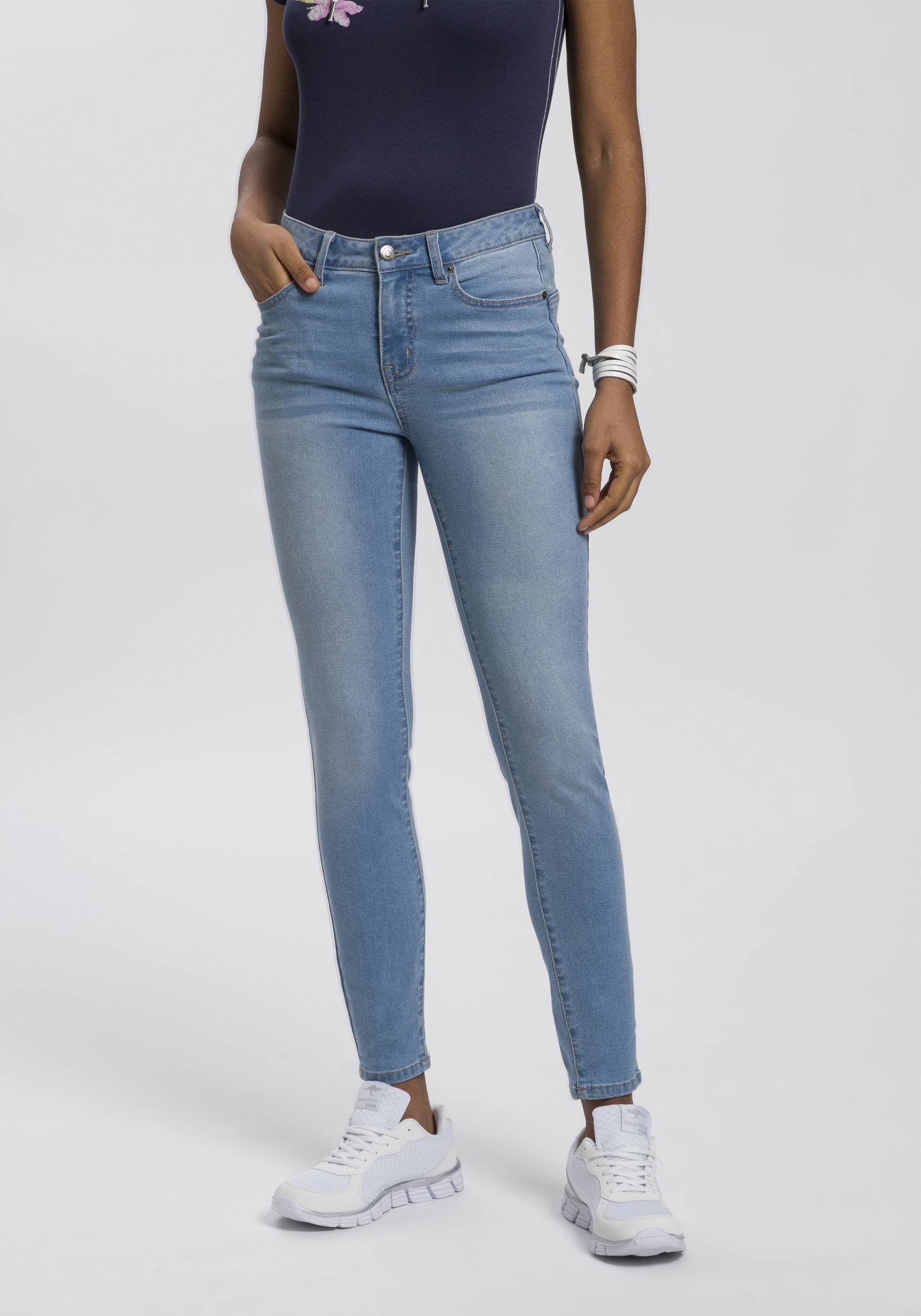 KangaROOS Slim-fit-Jeans »CROPPED HIGH WAIST SLIM FIT«, schmale Passform, Röhrenjeans, trendige Used-Waschung von KangaROOS