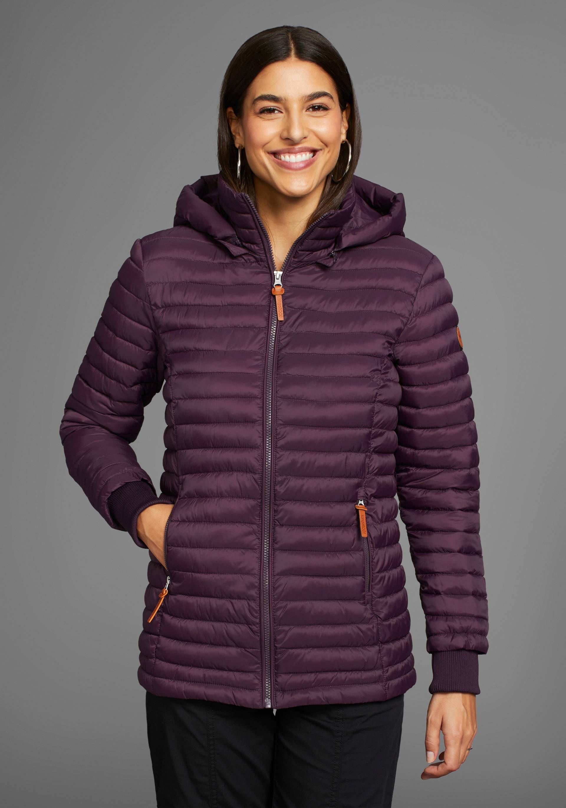 KangaROOS Steppjacke, mit Kapuze, für kalte Tage, pflegeleicht und schmutzabweisend KangaROOS Steppjacke, mit Kapuze, für kalte Tage, pflegeleicht und schmutzabweisend von KangaROOS