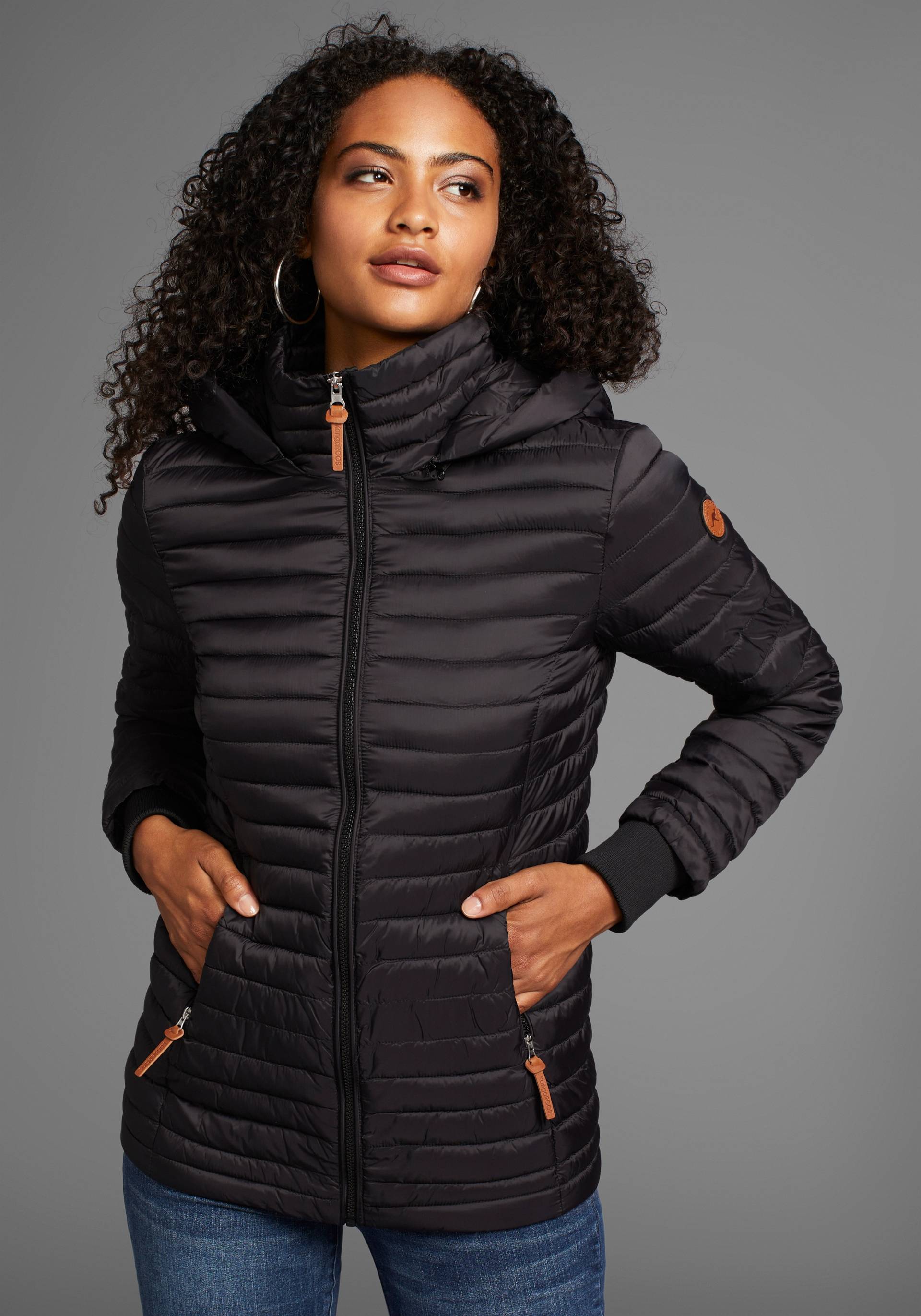 KangaROOS Steppjacke, mit Kapuze, für kalte Tage, pflegeleicht und schmutzabweisend KangaROOS Steppjacke, mit Kapuze, für kalte Tage, pflegeleicht und schmutzabweisend von KangaROOS