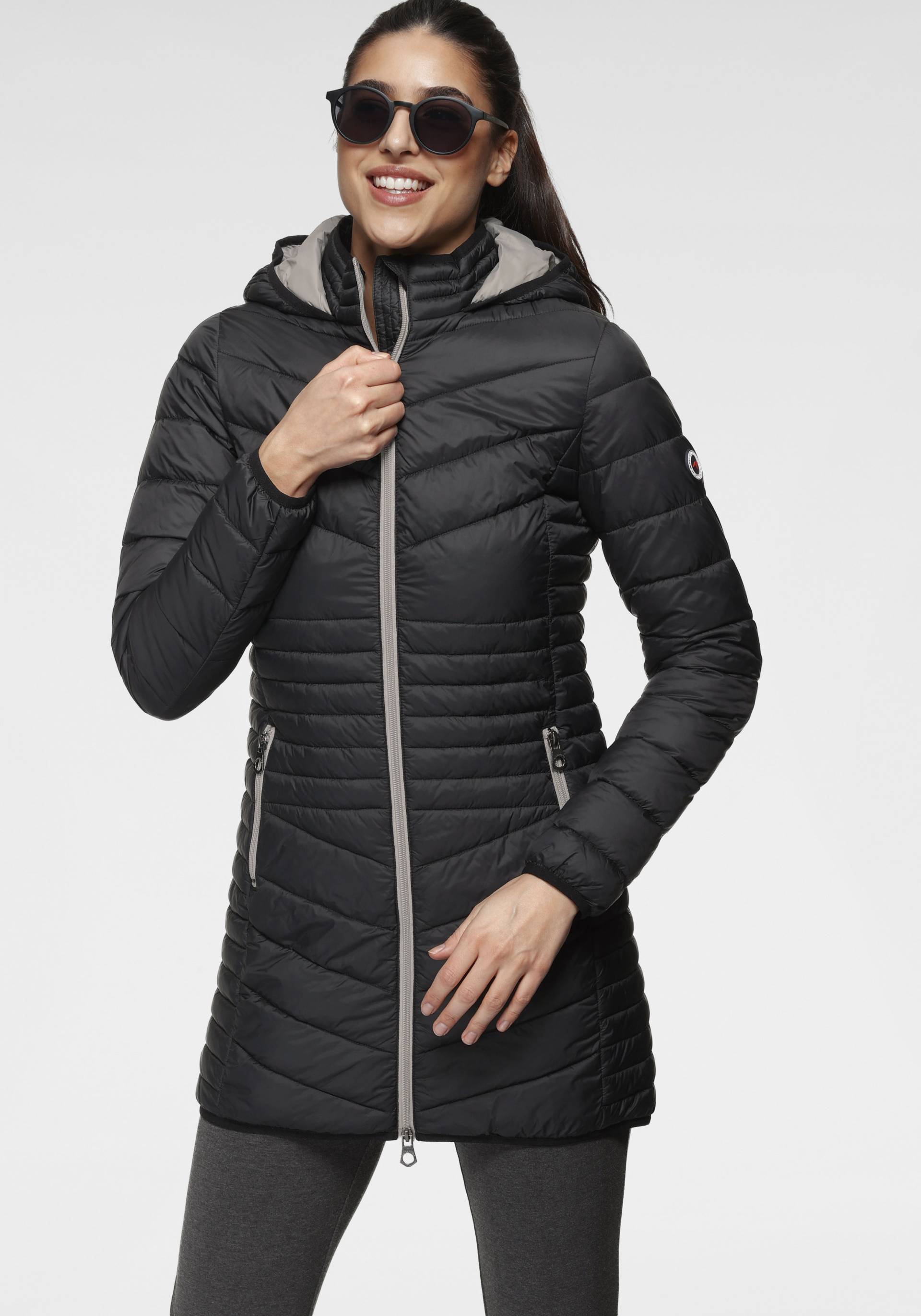 KangaROOS Steppjacke, mit Kapuze, für den Übergang, aus leichtem Webmaterial, figurbetonter Schnitt KangaROOS Steppjacke, mit Kapuze, für den Übergang, aus leichtem Webmaterial, figurbetonter Schnitt von KangaROOS