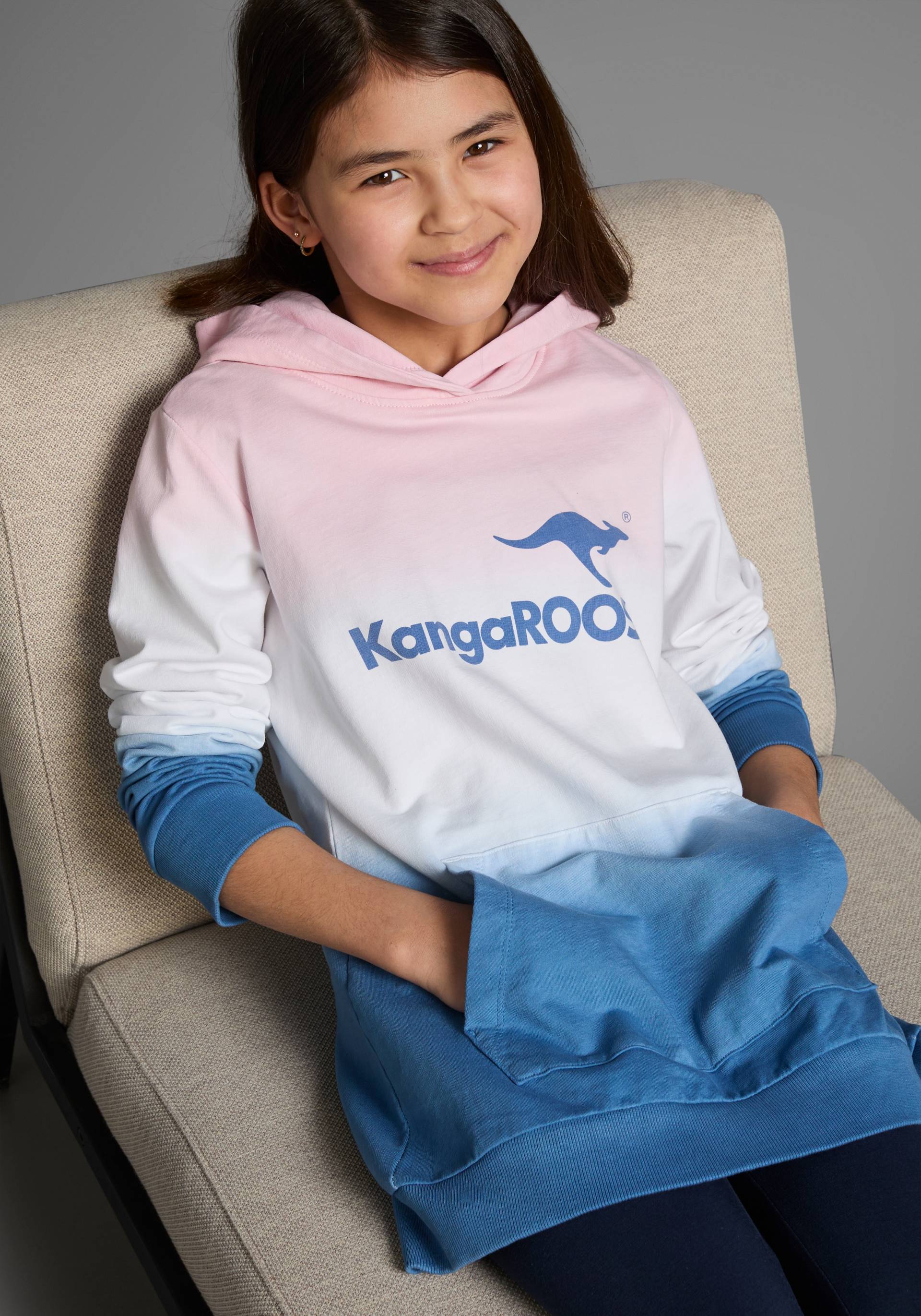 KangaROOS Kapuzensweatshirt », Longsweatshirt mit Farbverlauf«, Langarm mit Bündchen, taillierter Schnitt, mit Logodruck KangaROOS Kapuzensweatshirt », Longsweatshirt mit Farbverlauf«, Langarm mit Bündchen, taillierter Schnitt, mit Logodruck von Kangaroos