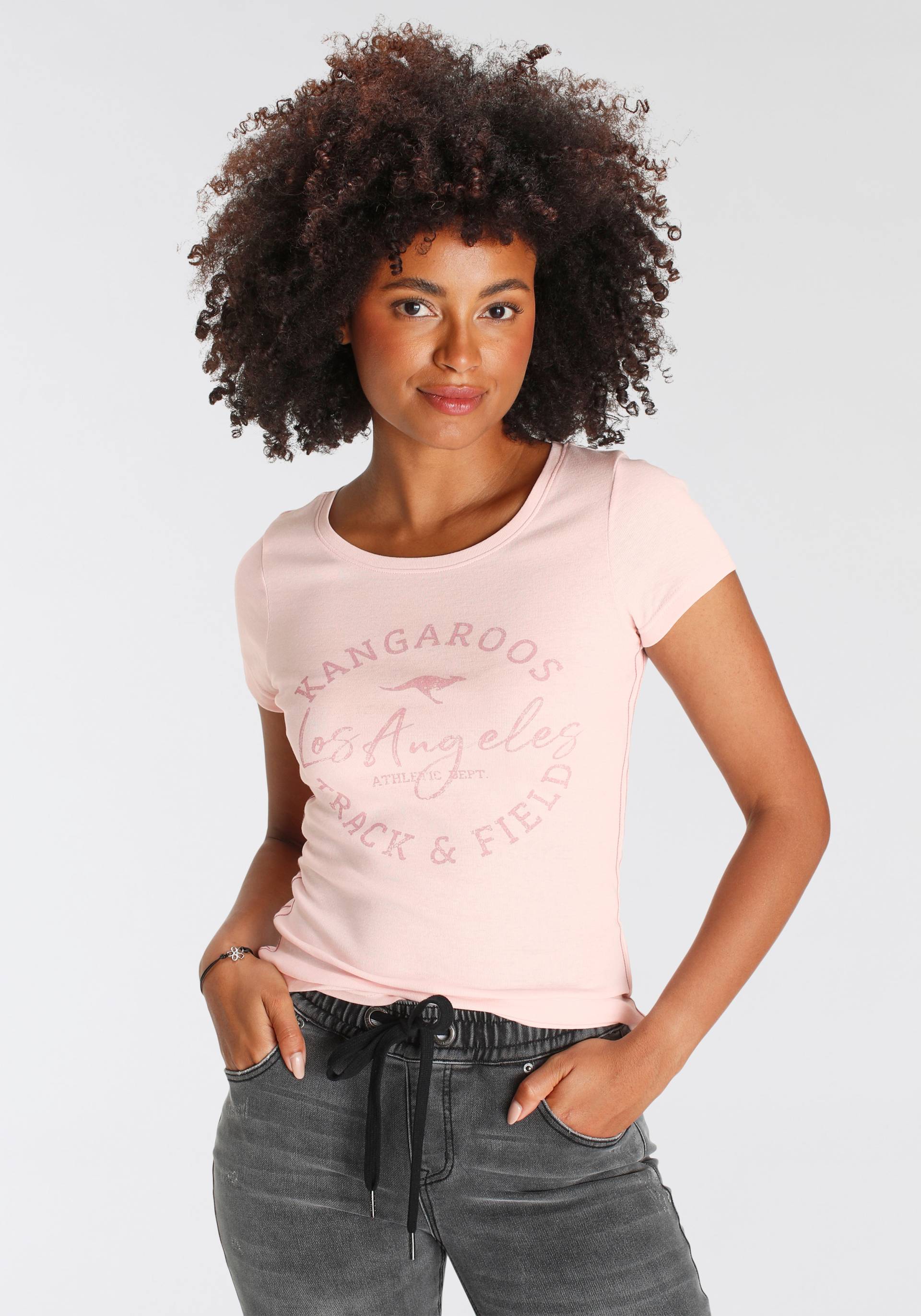 KangaROOS Print-Shirt, sehr figurbetonter Schnitt, Print, Rundhalsausschnitt KangaROOS Print-Shirt, sehr figurbetonter Schnitt, Print, Rundhalsausschnitt von Kangaroos