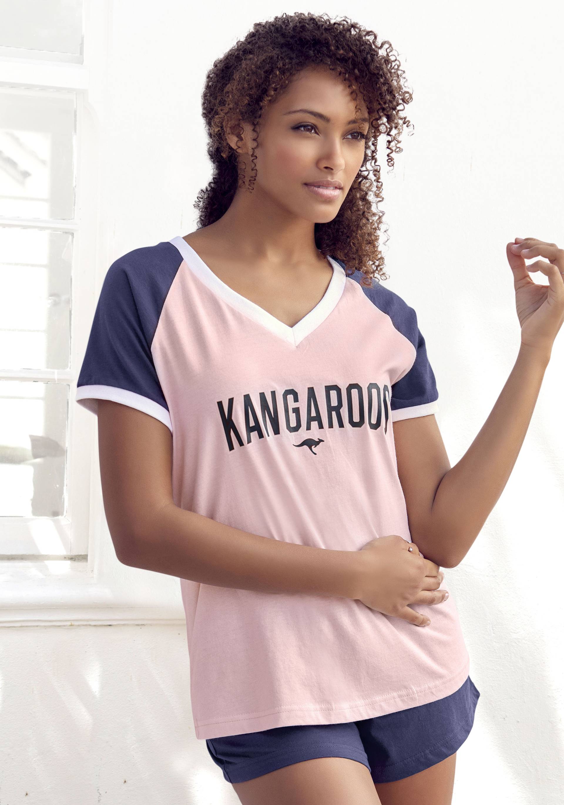 KangaROOS Shorty, (2 tlg.), mit kontrastfarbenen Raglanärmeln KangaROOS Shorty, (2 tlg.), mit kontrastfarbenen Raglanärmeln von Kangaroos