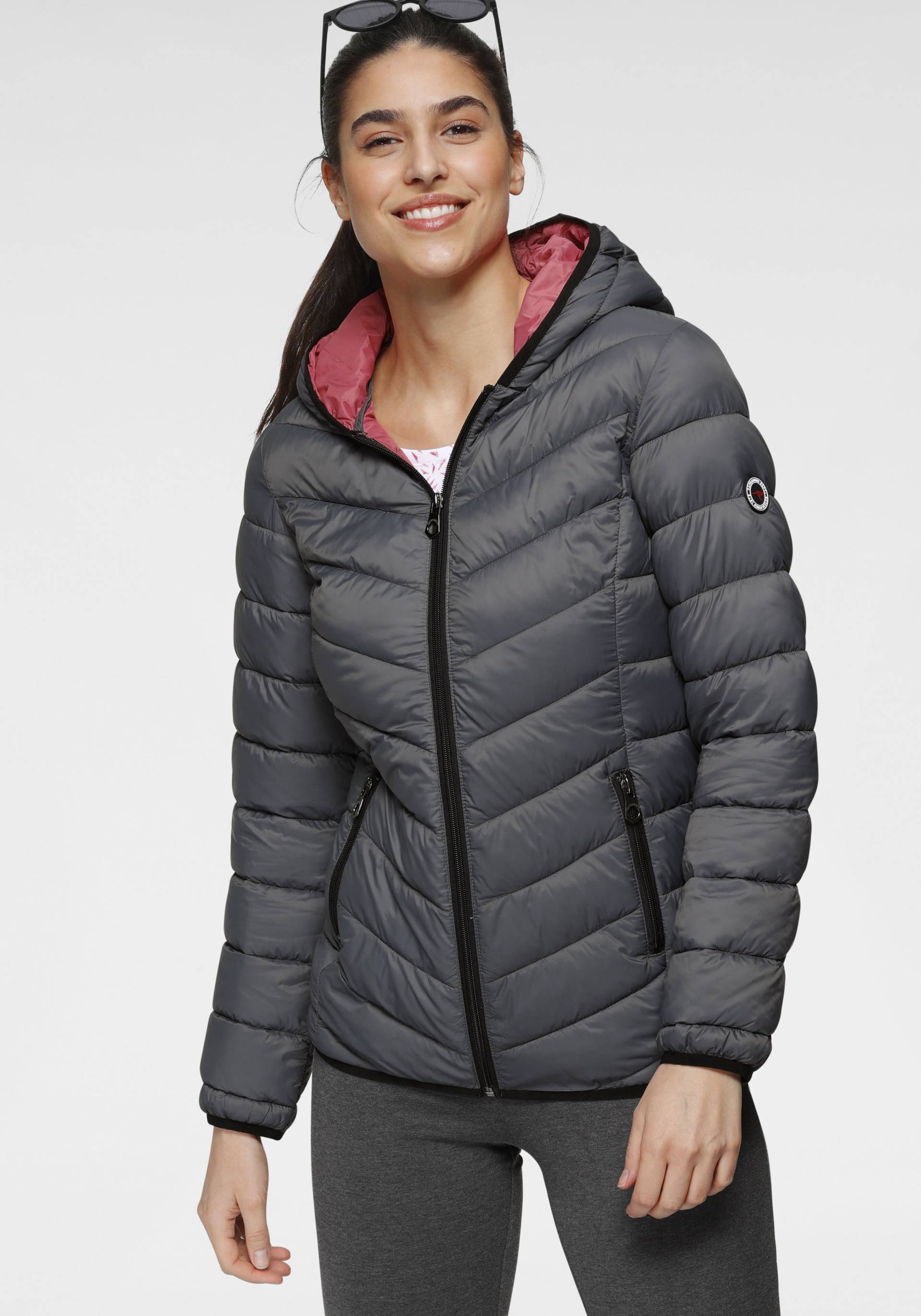 KangaROOS Steppjacke, mit Kapuze, mit kontrastfarbenen Details KangaROOS Steppjacke, mit Kapuze, mit kontrastfarbenen Details von Kangaroos