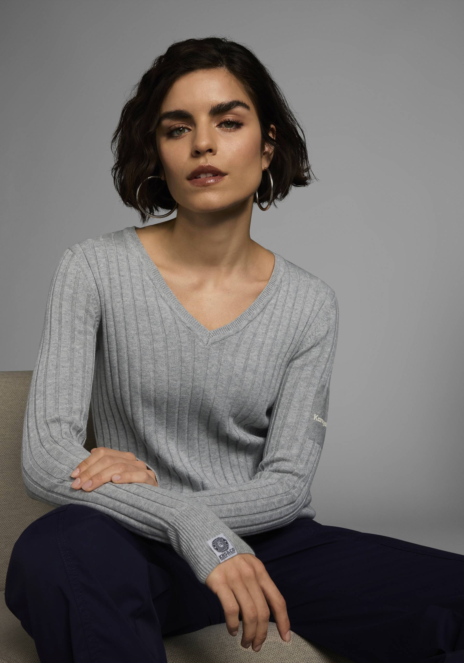 KangaROOS V-Ausschnitt-Pullover, in breit geripptem Feinstrick KangaROOS V-Ausschnitt-Pullover, in breit geripptem Feinstrick von Kangaroos
