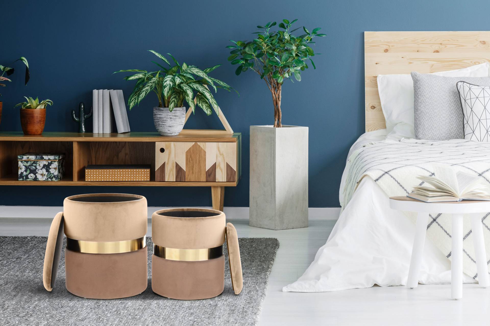 Kayoom Stauraumhocker »Hocker Zora 125 2er-Set, samtweicher Stoffbezug,runde elegante Form«, (Set, 2 St.), edles Design mit Metallring, gepolstert, mit Stauraum Kayoom Stauraumhocker »Hocker Zora 125 2er-Set, samtweicher Stoffbezug,runde elegante Form«, (Set, 2 St.), edles Design mit Metallring, gepolstert, mit Stauraum von Kayoom
