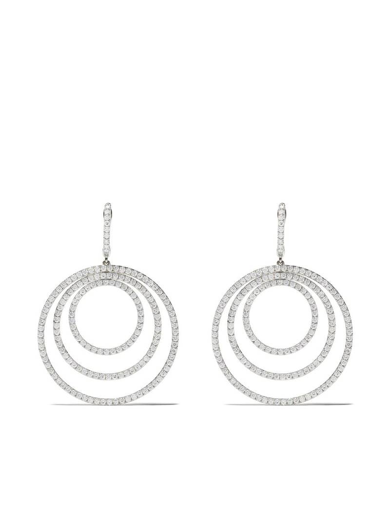 Kiki McDonough 18kt white gold Lola triple diamond hoop earrings - Silver von Kiki McDonough