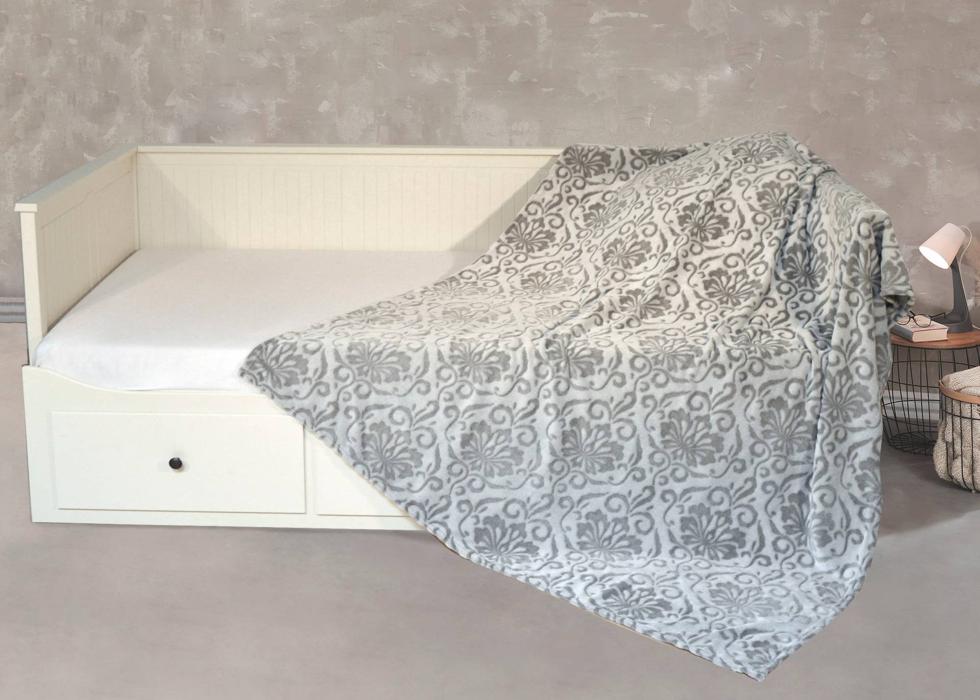 KiNZLER Wohndecke »Kaschmirtouch Ornamente«, mit Hoch-Tief Effekt KiNZLER Wohndecke »Kaschmirtouch Ornamente«, mit Hoch-Tief Effekt von Kinzler