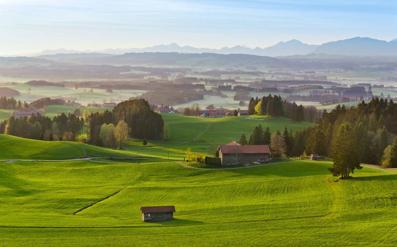 Komar Vliestapete »Paradiesisches Bayern«, 450x280 cm (Breite x Höhe), Wohnzimmer, Schlafzimmer von Komar