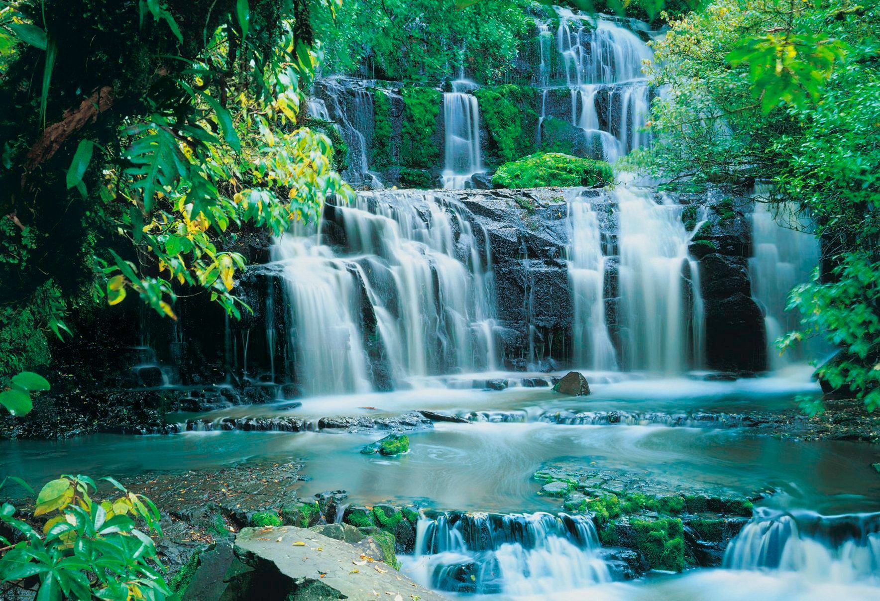 Komar Fototapete »Pura Kaunui Falls - Grösse 368 x 254 cm«, bedruckt, Wohnzimmer, Schlafzimmer von Komar