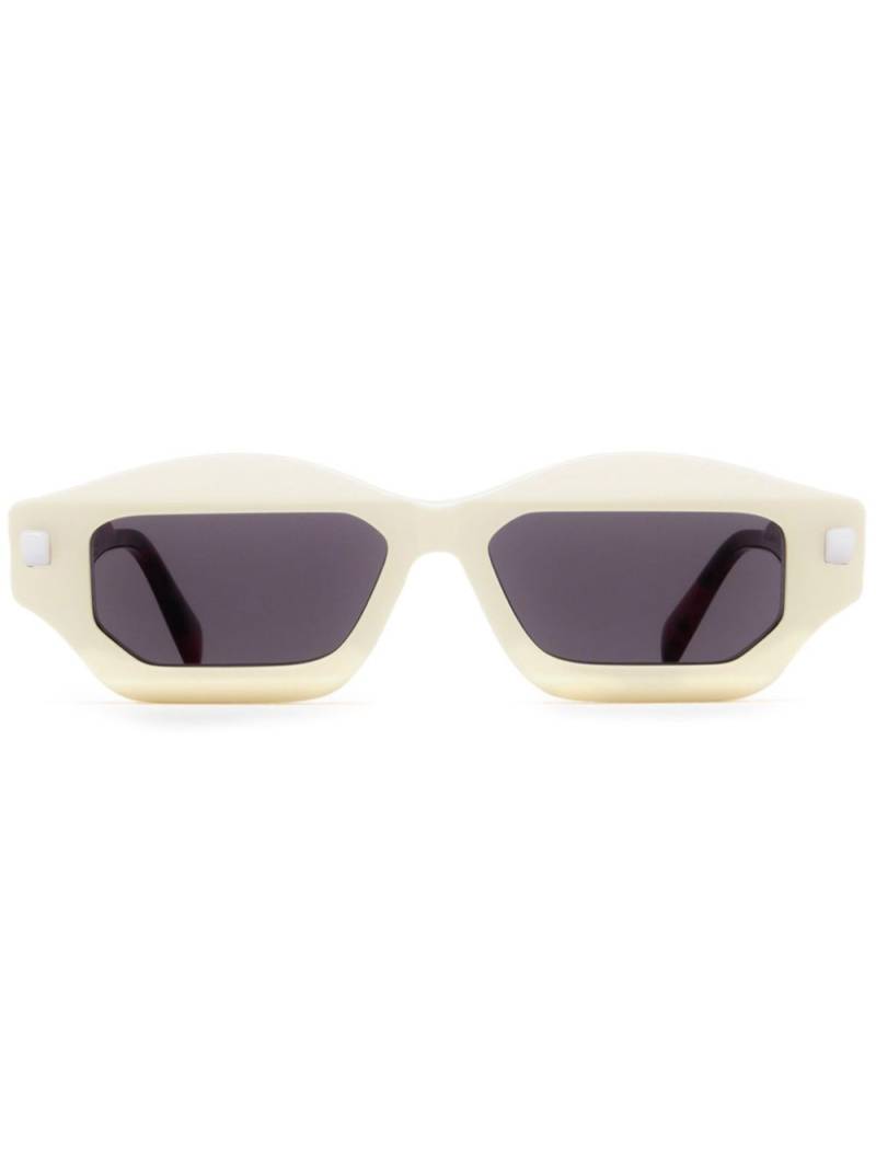 Kuboraum angular slim-frame sunglasses - White von Kuboraum