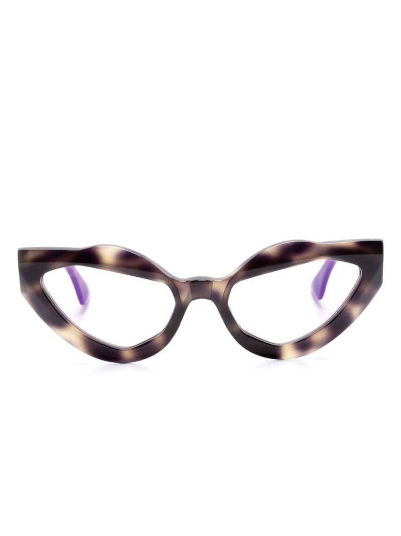 Kuboraum Y8 cat-eye glasses - Brown von Kuboraum