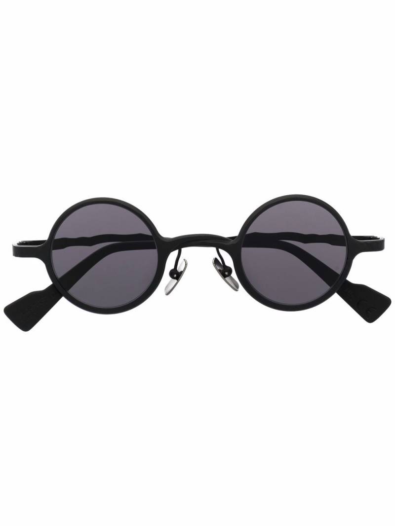 Kuboraum knarled-arm rounded sunglasses - Black von Kuboraum