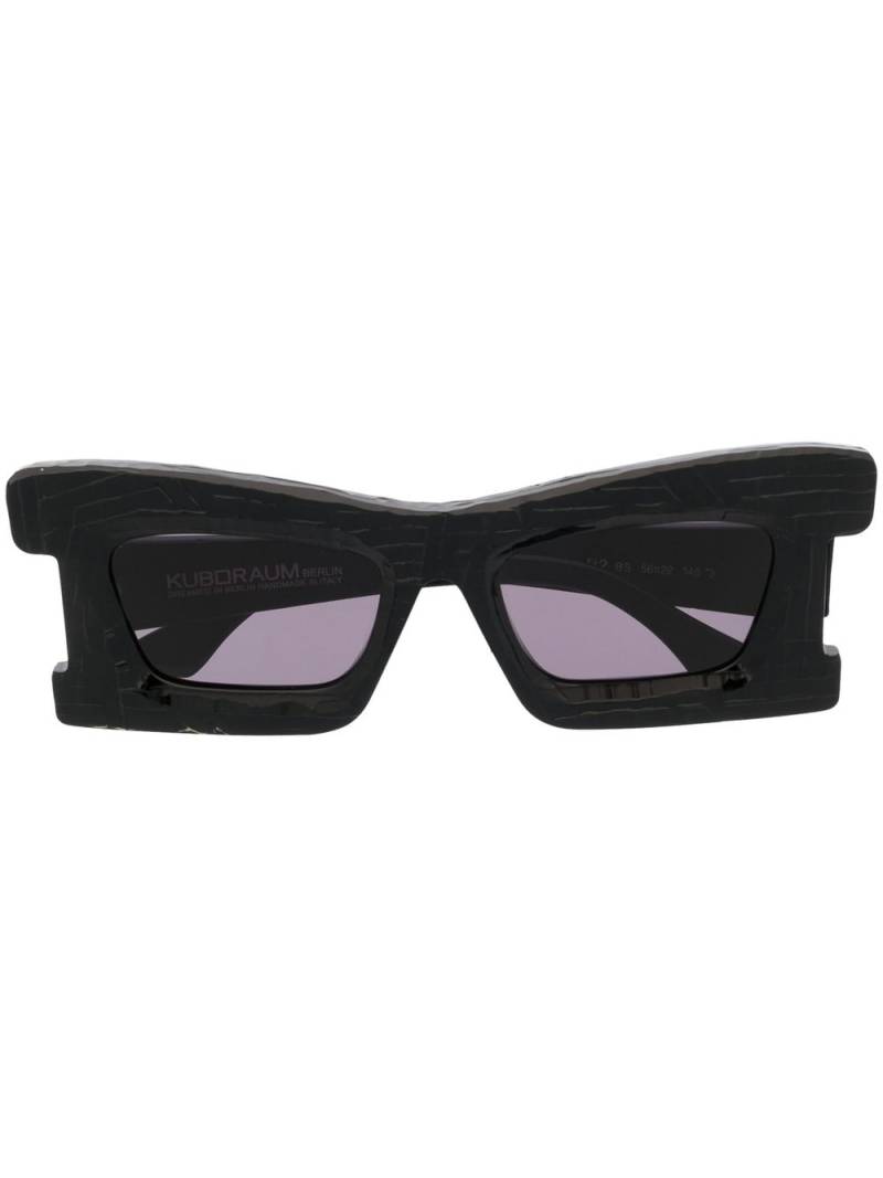 Kuboraum rectangle-frame sunglasses - Black von Kuboraum