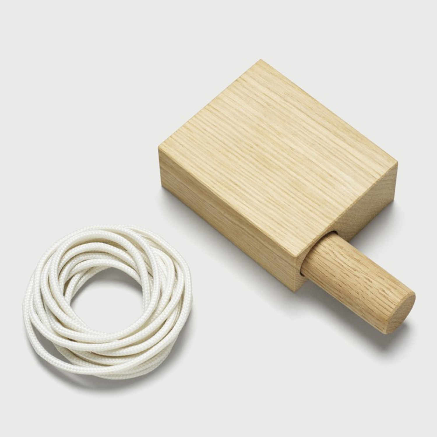 Ready Made Curtain Aufhängemechanismus & Schnur, Farbe 0100 Ready Made Curtain Aufhängemechanismus & Schnur, Farbe 0100 von Kvadrat