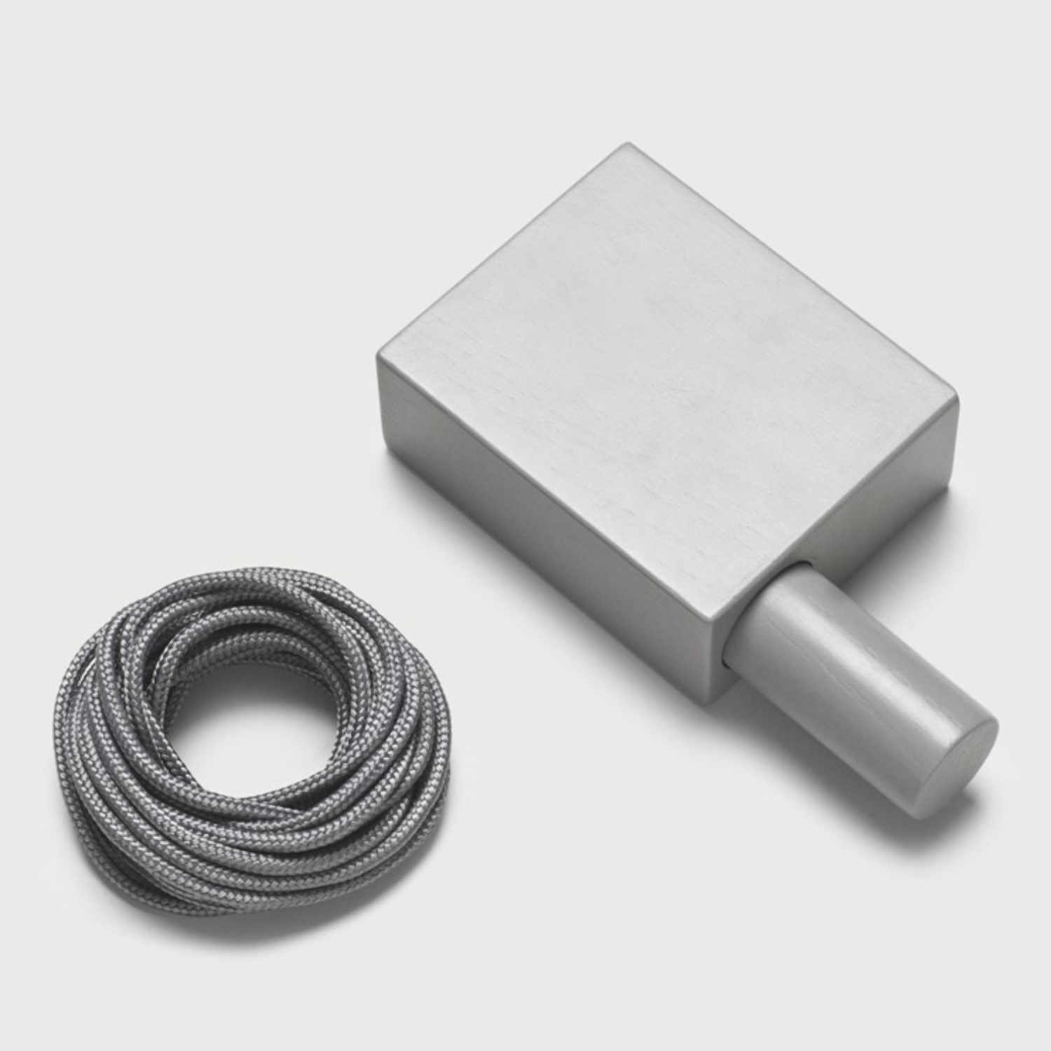 Ready Made Curtain Aufhängemechanismus & Schnur, Farbe 0150 Ready Made Curtain Aufhängemechanismus & Schnur, Farbe 0150 von Kvadrat