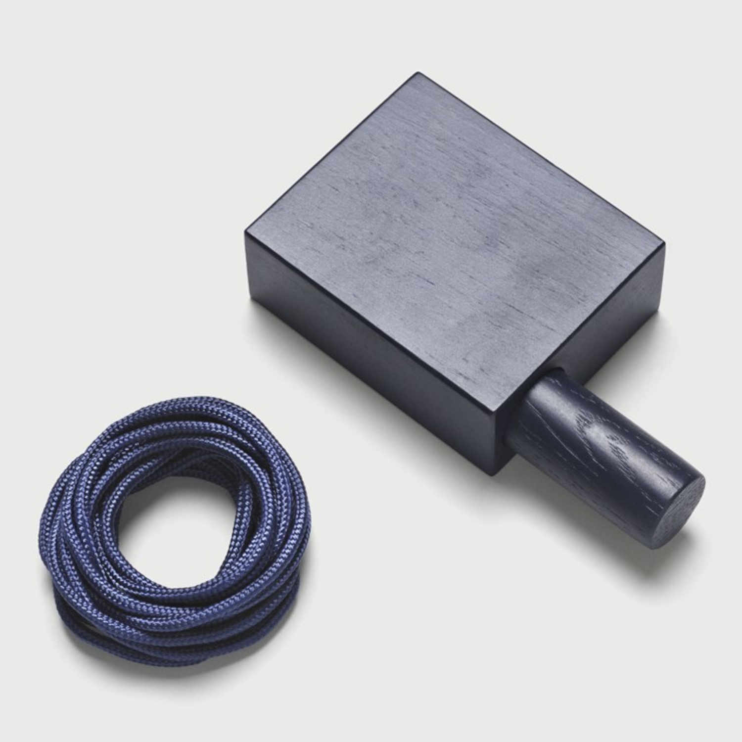 Ready Made Curtain Aufhängemechanismus & Schnur, Farbe 0700 Ready Made Curtain Aufhängemechanismus & Schnur, Farbe 0700 von Kvadrat