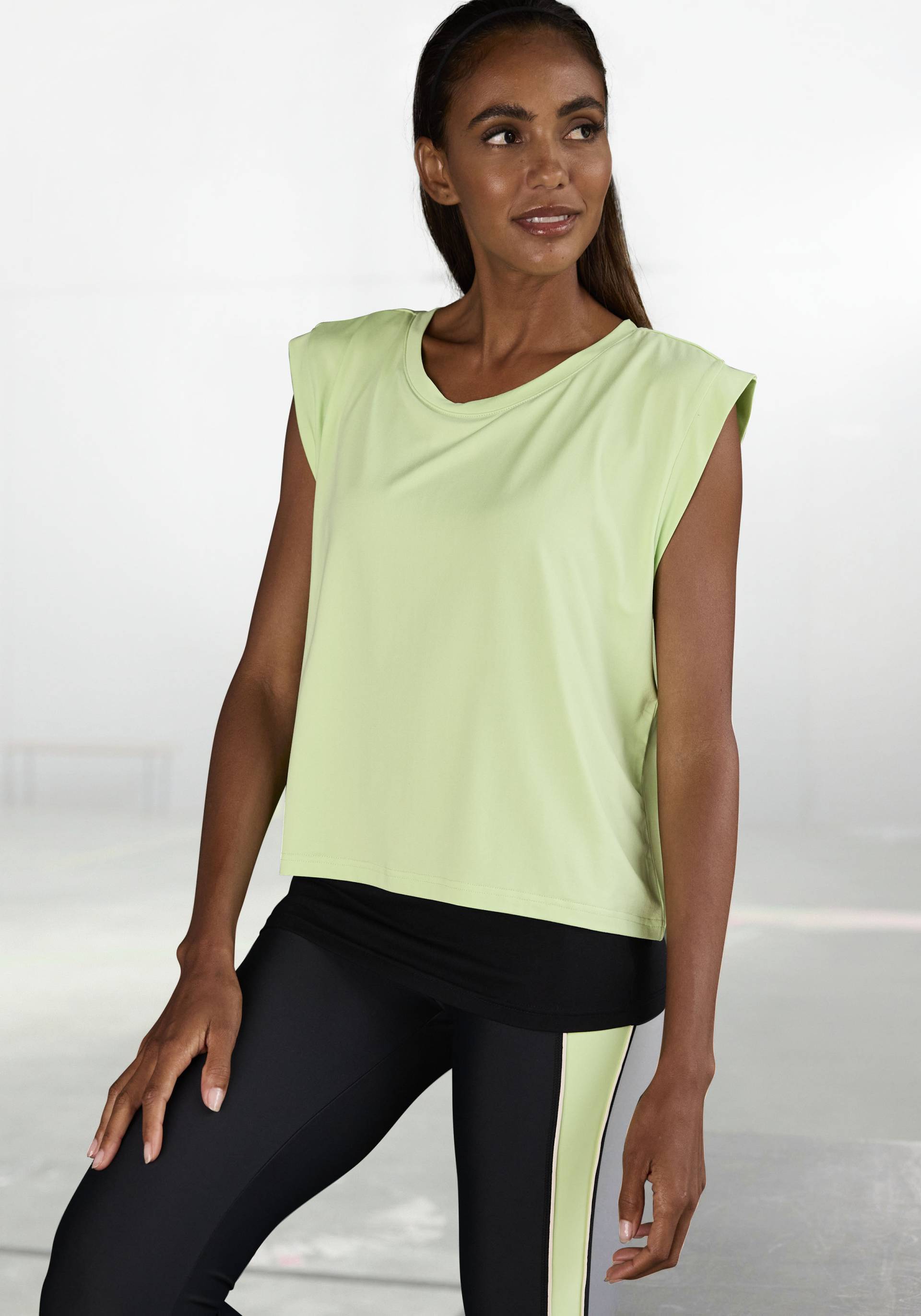 LASCANA ACTIVE 2-in-1-Shirt, Sportshirt im doppellagigen Look von LASCANA ACTIVE