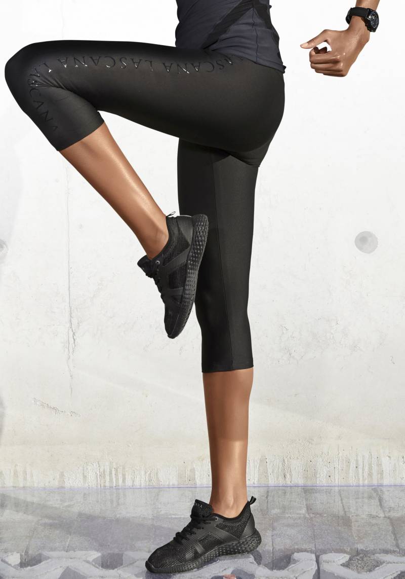 LASCANA ACTIVE Caprileggings, mit glänzendem Logoschriftzug von LASCANA ACTIVE