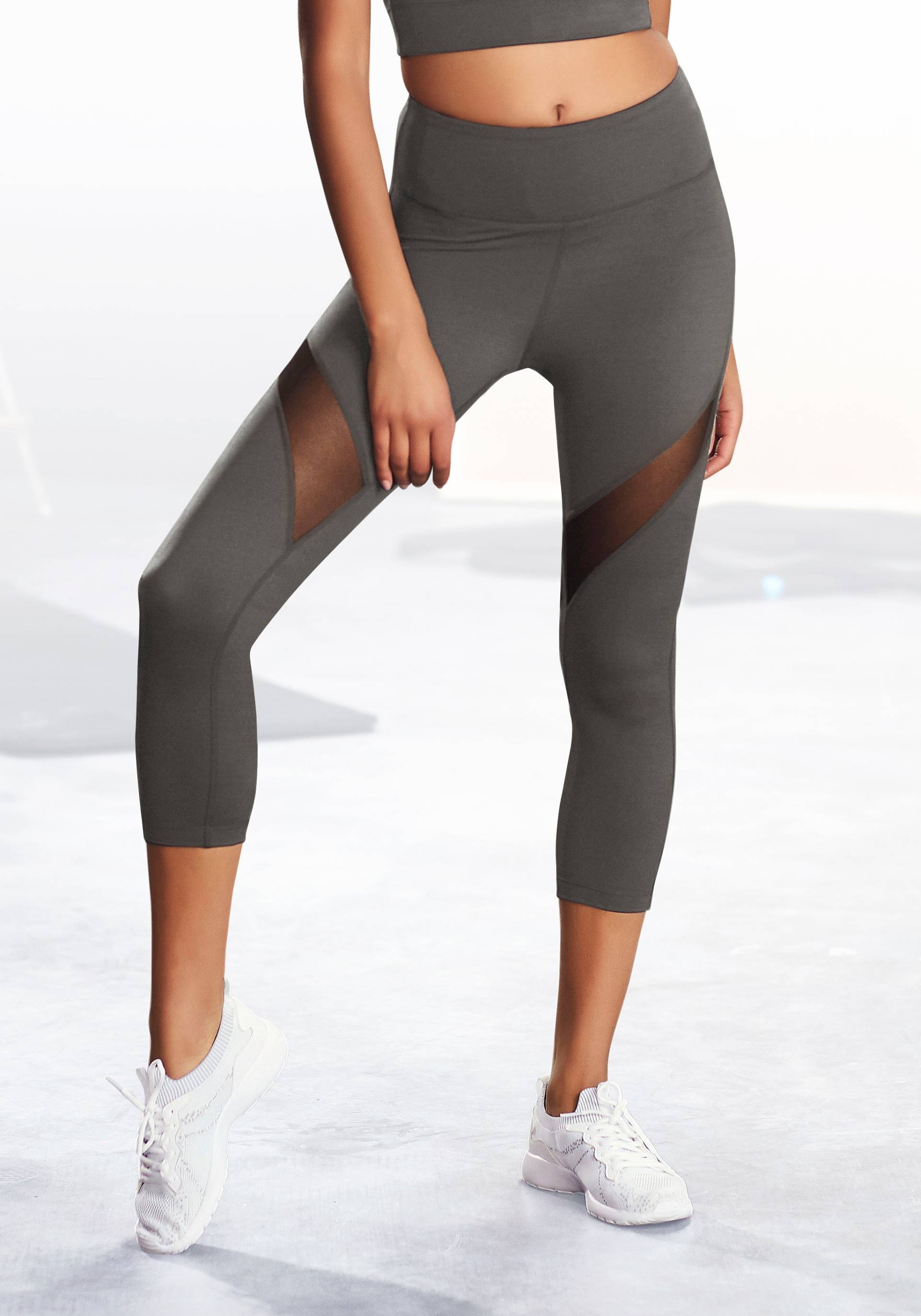 LASCANA ACTIVE Caprileggings, mit kleiner Raffung, Loungewear LASCANA ACTIVE Caprileggings, mit kleiner Raffung, Loungewear von LASCANA ACTIVE