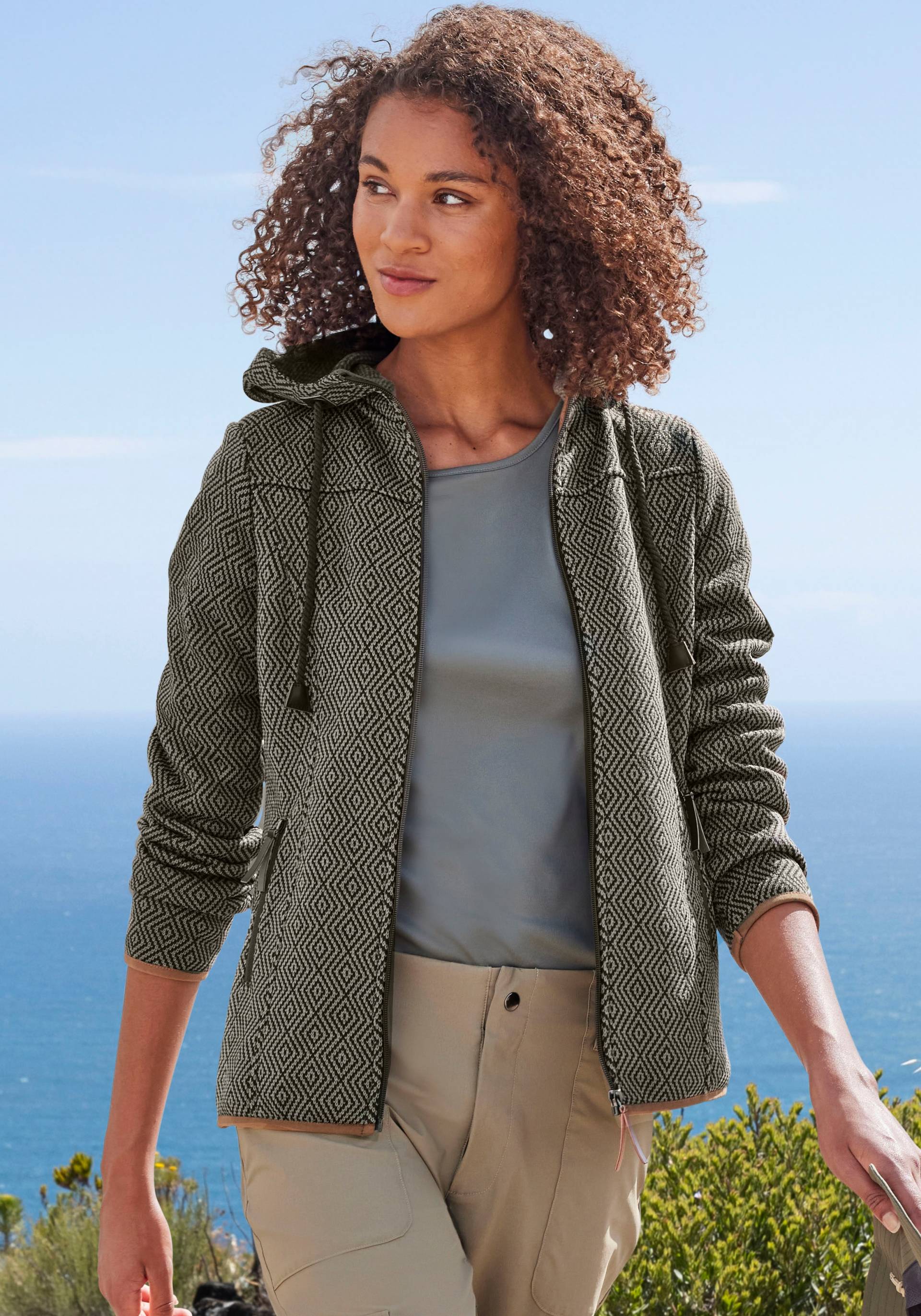 LASCANA ACTIVE Fleecejacke, mit Kapuze, ; Trekkingjacke mit Kapuze LASCANA ACTIVE Fleecejacke, mit Kapuze, ; Trekkingjacke mit Kapuze von LASCANA ACTIVE