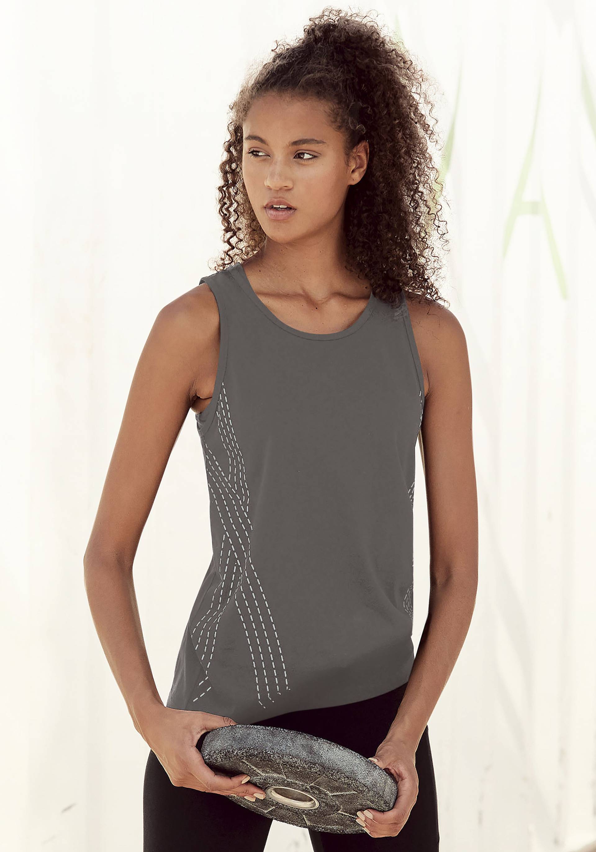 LASCANA ACTIVE Funktionsshirt, mit optischem Reflektorprint LASCANA ACTIVE Funktionsshirt, mit optischem Reflektorprint von LASCANA ACTIVE