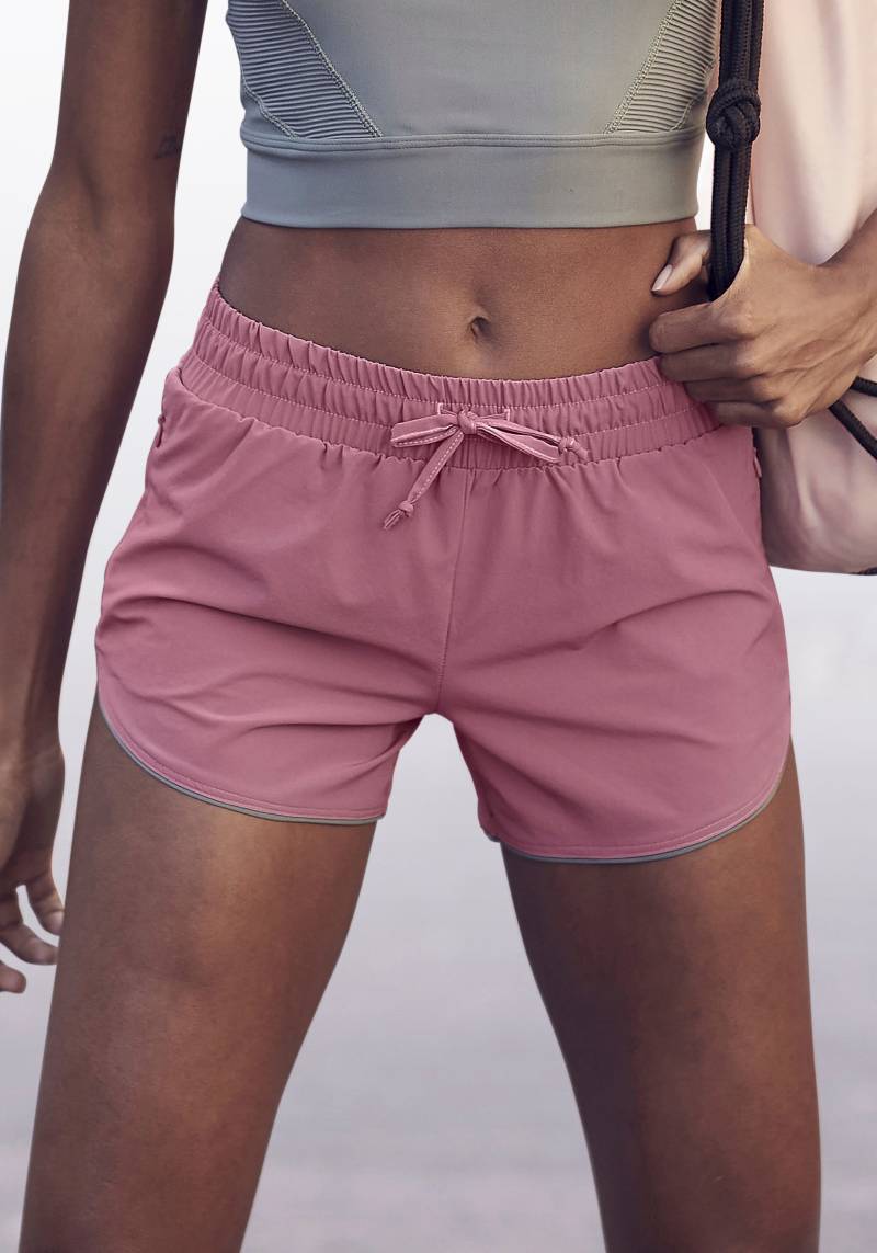 LASCANA ACTIVE Shorts, mit Reissverschlusstaschen von LASCANA ACTIVE