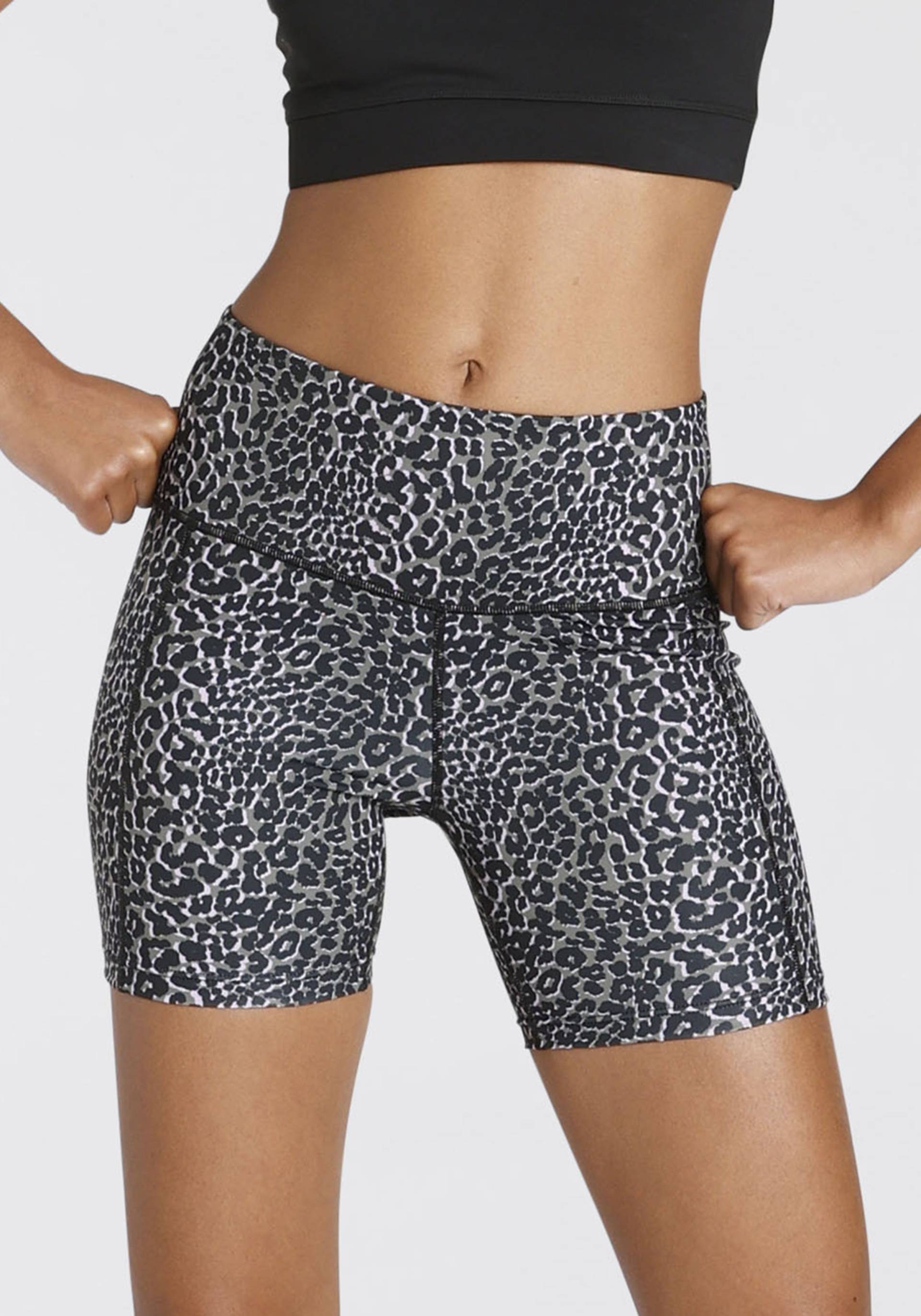 LASCANA ACTIVE Shorts, Radlerhose in Leo-Optik von LASCANA ACTIVE