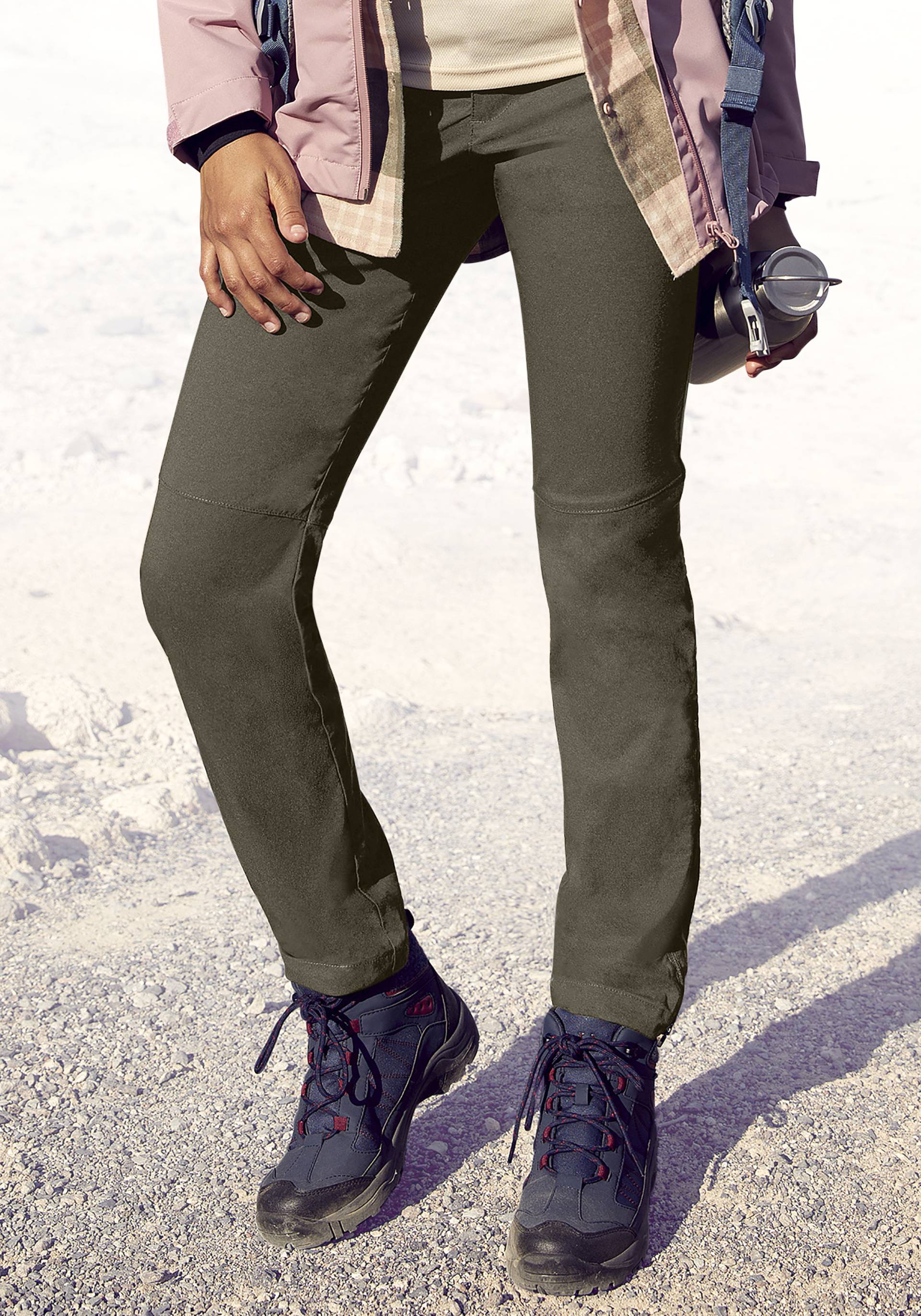 LASCANA ACTIVE Trekkinghose, mit 3 Zipper Taschen LASCANA ACTIVE Trekkinghose, mit 3 Zipper Taschen von LASCANA ACTIVE