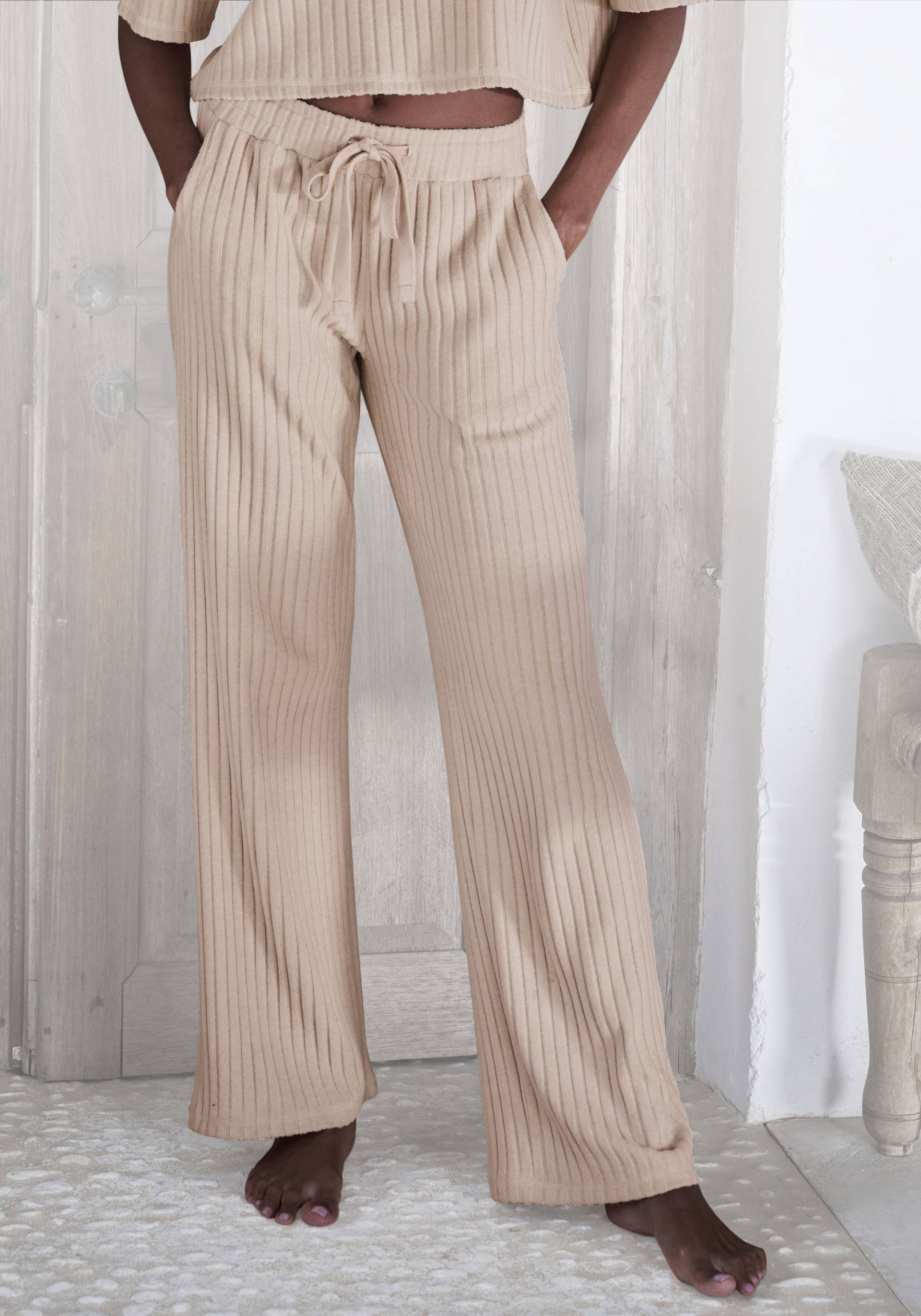 LASCANA Homewearhose »/ Loungehose/ Strickhose«, (1 tlg.), mit weitem Bein und seitlichen Taschen, Loungewear von LASCANA