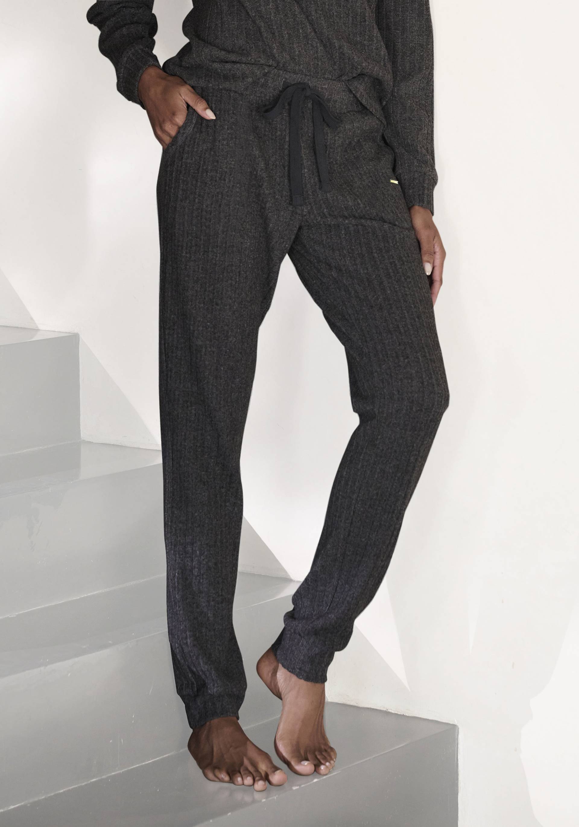 LASCANA Homewearhose, Lounge-/ Strickhose mit praktischen Taschen, Loungewear LASCANA Homewearhose, Lounge-/ Strickhose mit praktischen Taschen, Loungewear von LASCANA
