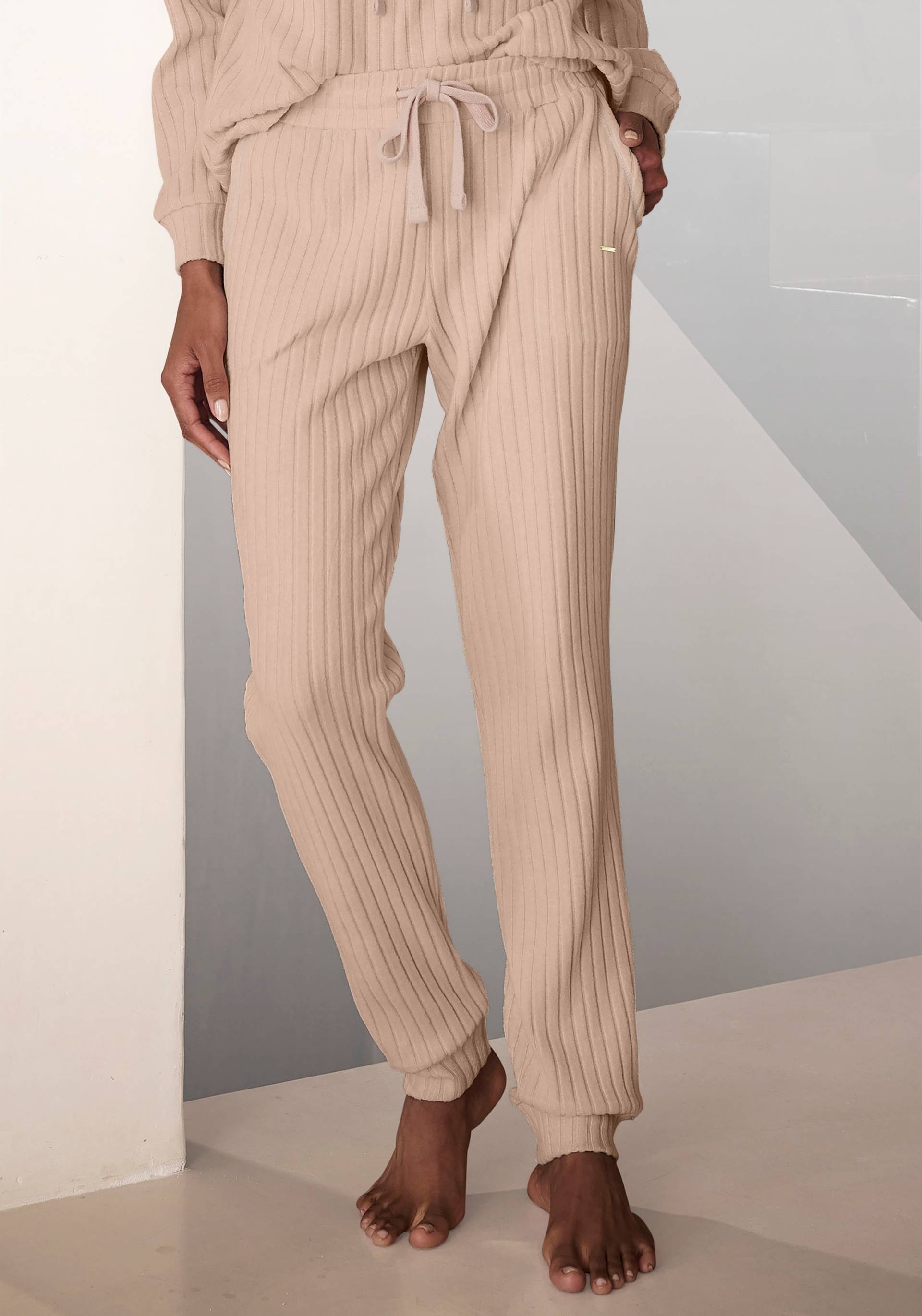LASCANA Homewearhose, Lounge-/ Strickhose mit praktischen Taschen, Loungewear LASCANA Homewearhose, Lounge-/ Strickhose mit praktischen Taschen, Loungewear von LASCANA