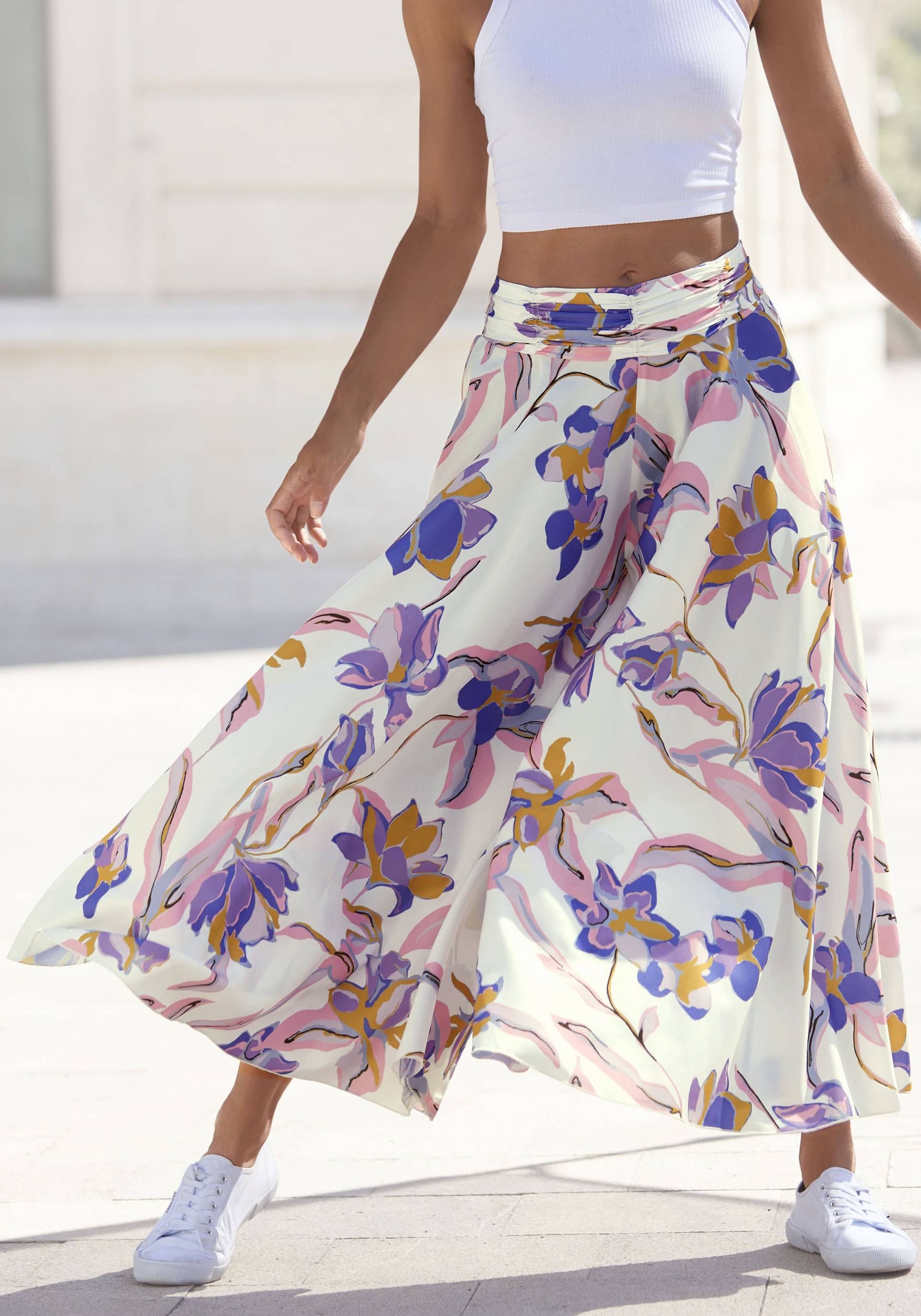 LASCANA Hosenrock, mit floralem Alloverdruck, Culotte, extraweites Bein LASCANA Hosenrock, mit floralem Alloverdruck, Culotte, extraweites Bein von LASCANA