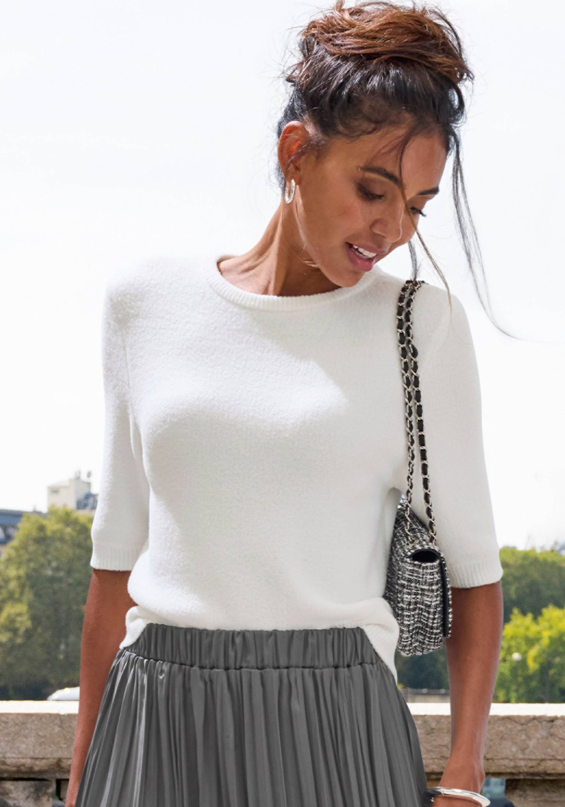 LASCANA Kurzarmpullover, flauschiger Strickpullover, figurnaher Schnitt LASCANA Kurzarmpullover, flauschiger Strickpullover, figurnaher Schnitt von LASCANA