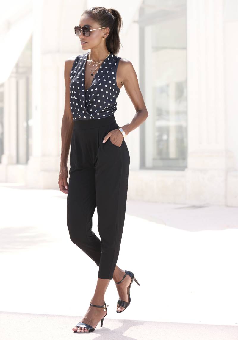 LASCANA Overall, mit bedrucktem Oberteil, eleganter Jumpsuit mit V-Ausschnitt von LASCANA