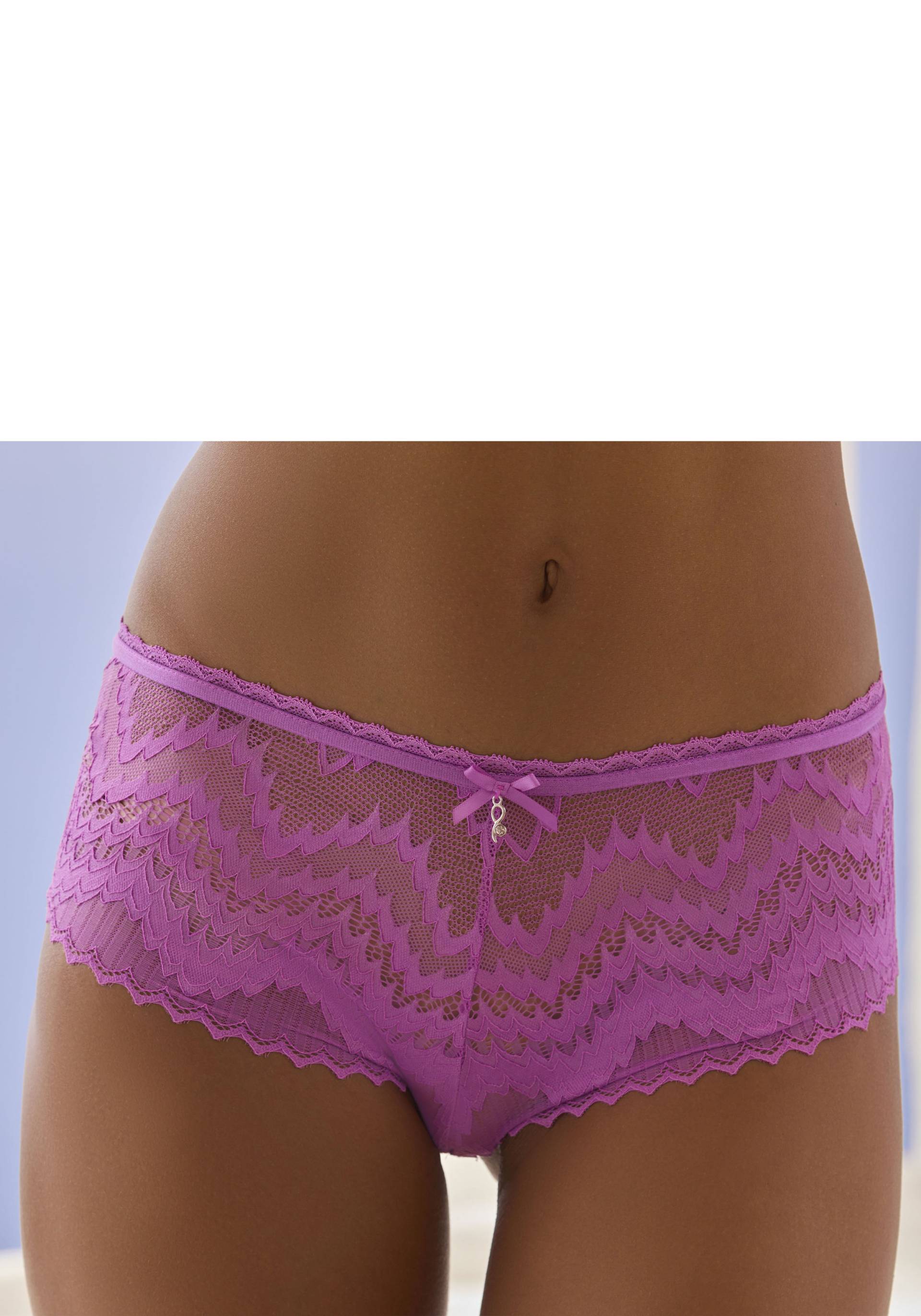 LASCANA Panty, aus modischer Zick-Zack-Spitze von LASCANA