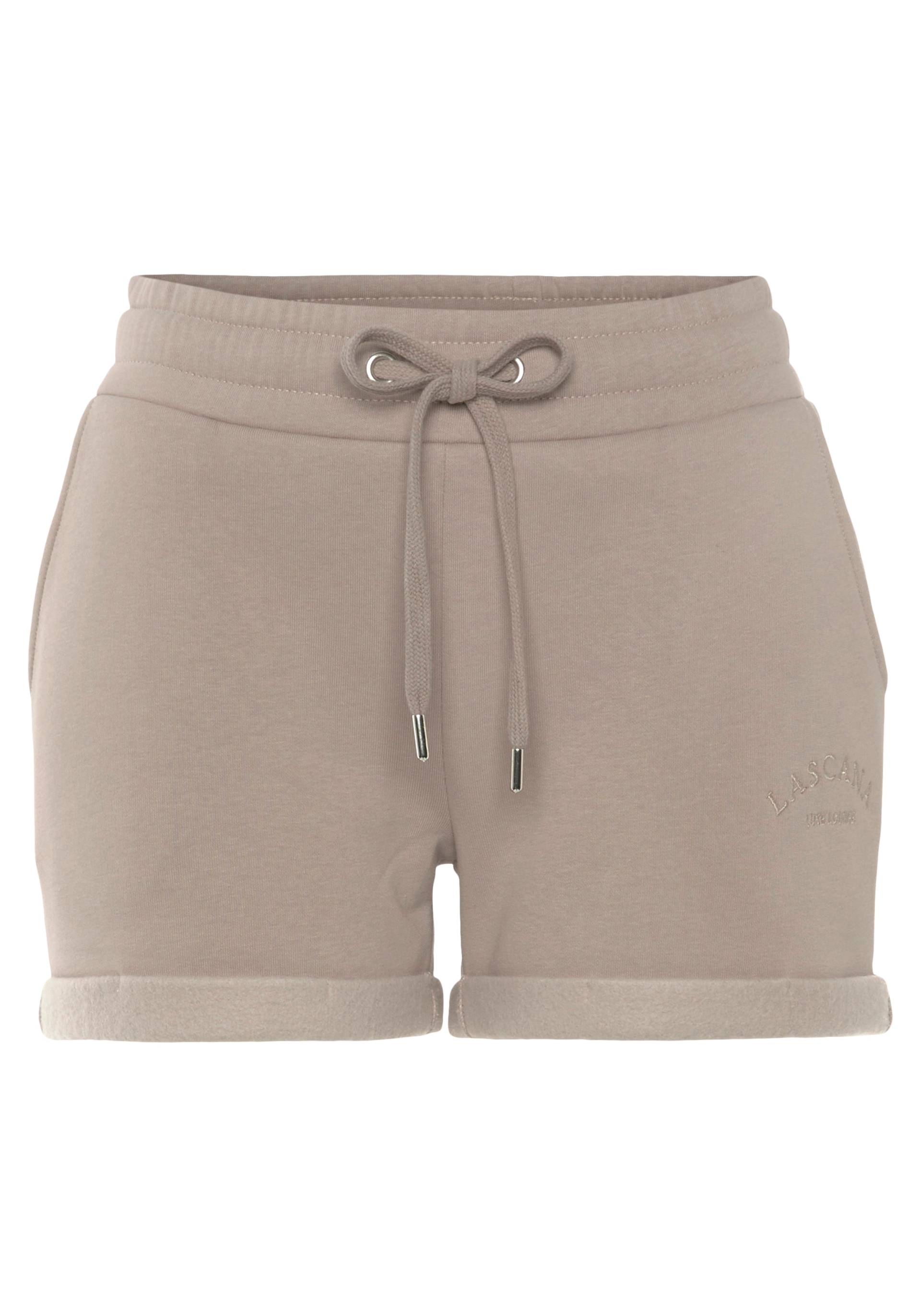 LASCANA Relaxshorts »-Sweatshorts -Kurze Hose«, mit seitlichen Taschen und Logostickerei, Loungewear, Loungeanzug von LASCANA