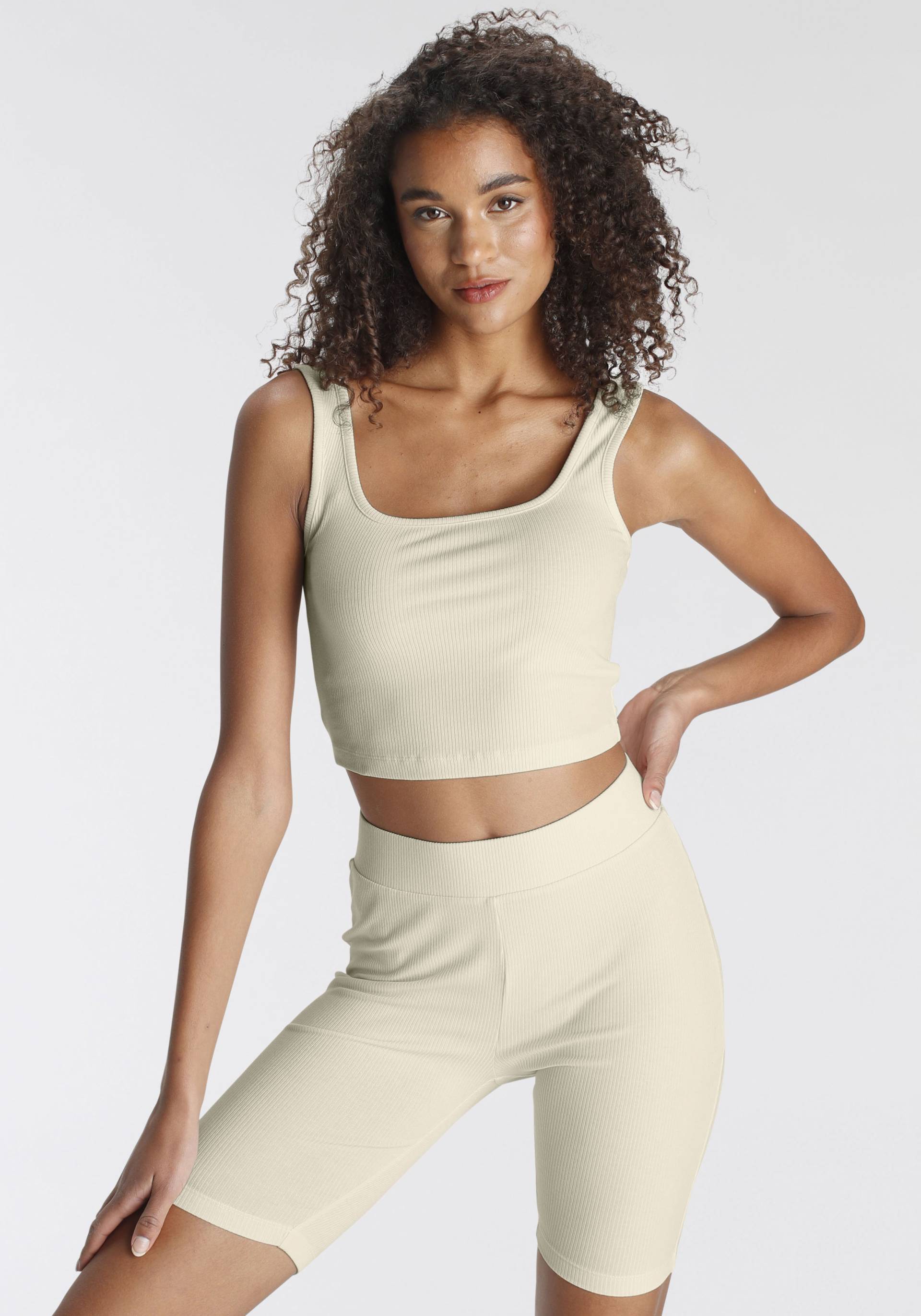 LASCANA Shorty, bestehend aus Top und Shorts aus Rippmaterial, Homewear-Set LASCANA Shorty, bestehend aus Top und Shorts aus Rippmaterial, Homewear-Set von LASCANA