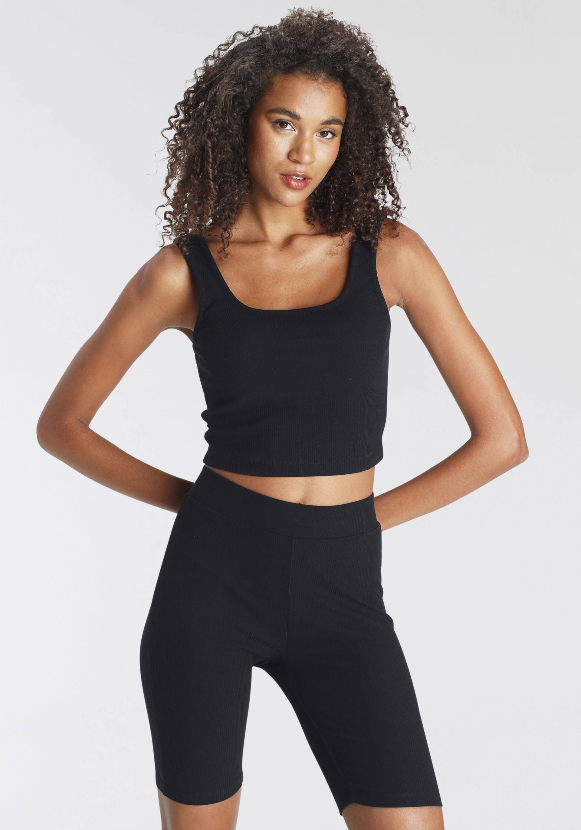 LASCANA Shorty, bestehend aus Top und Shorts aus Rippmaterial, Homewear-Set LASCANA Shorty, bestehend aus Top und Shorts aus Rippmaterial, Homewear-Set von LASCANA