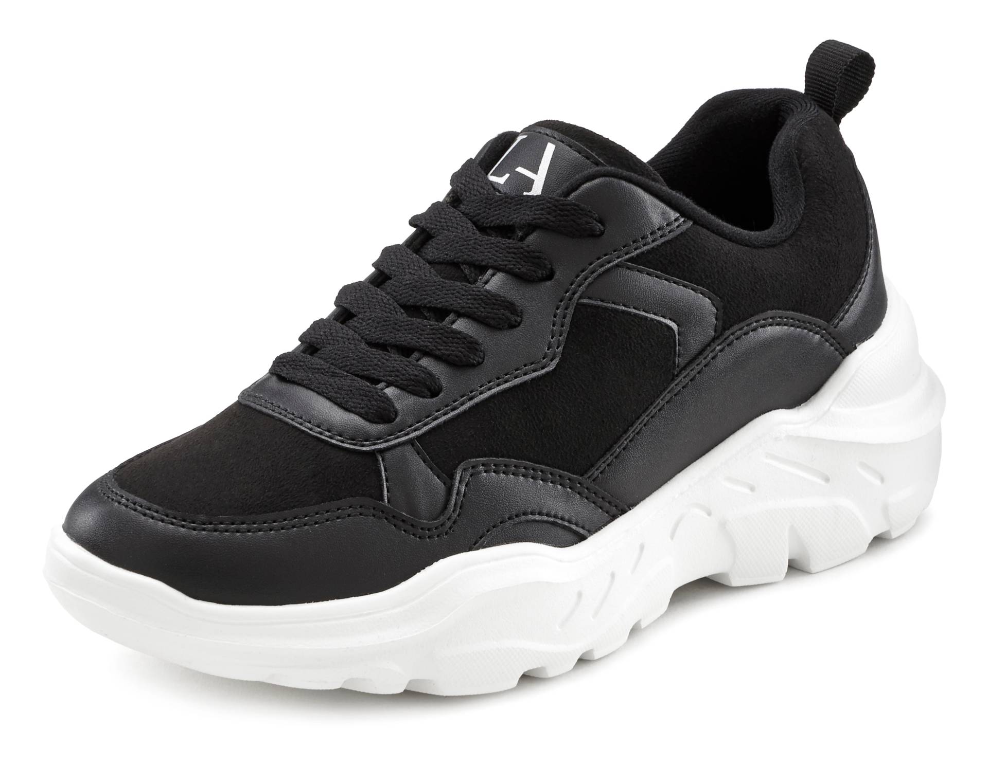 LASCANA Sneaker, mit ultraleichter Chunky Sohle und weicher Innensohle von LASCANA