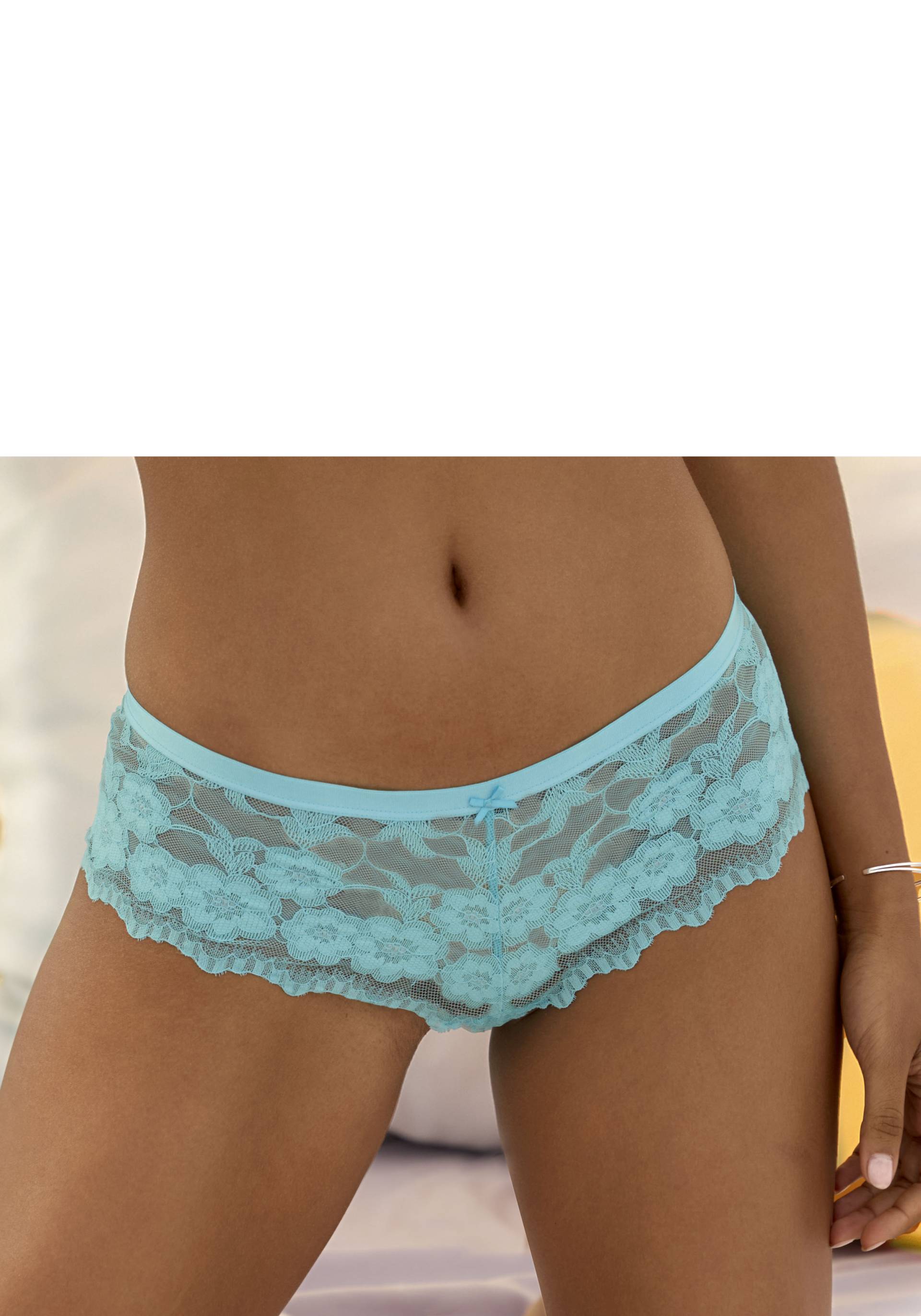 LASCANA Stringpanty, aus zarter, elastischer Jacquardspitze von LASCANA