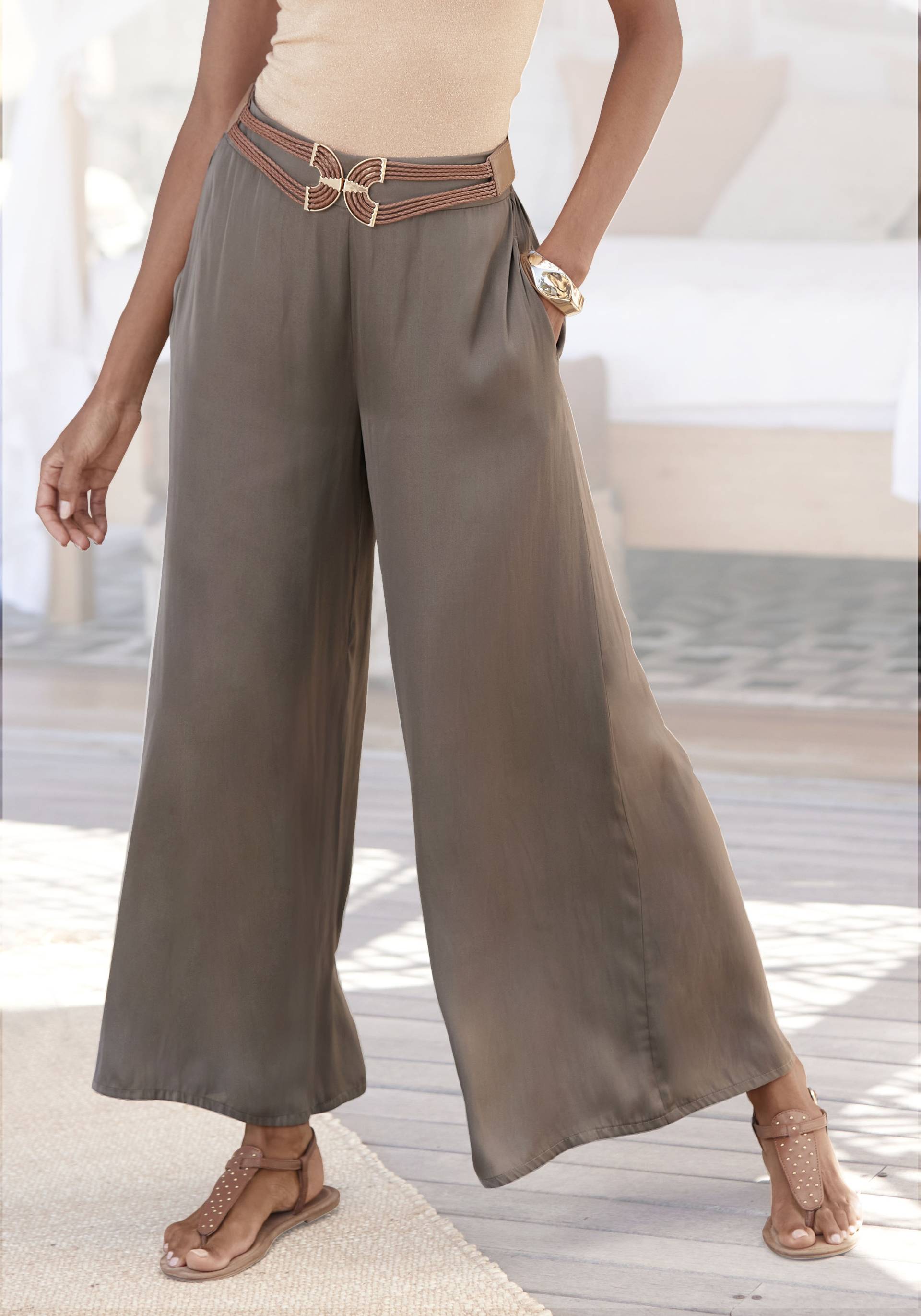 LASCANA Webhose, aus leichter Satinqualität, weite Palazzohose mit Taschen, Stoffhose LASCANA Webhose, aus leichter Satinqualität, weite Palazzohose mit Taschen, Stoffhose von LASCANA