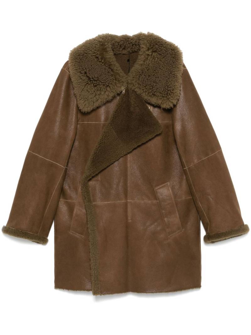 LEMAIRE asymmetric shearling coat - Brown von LEMAIRE