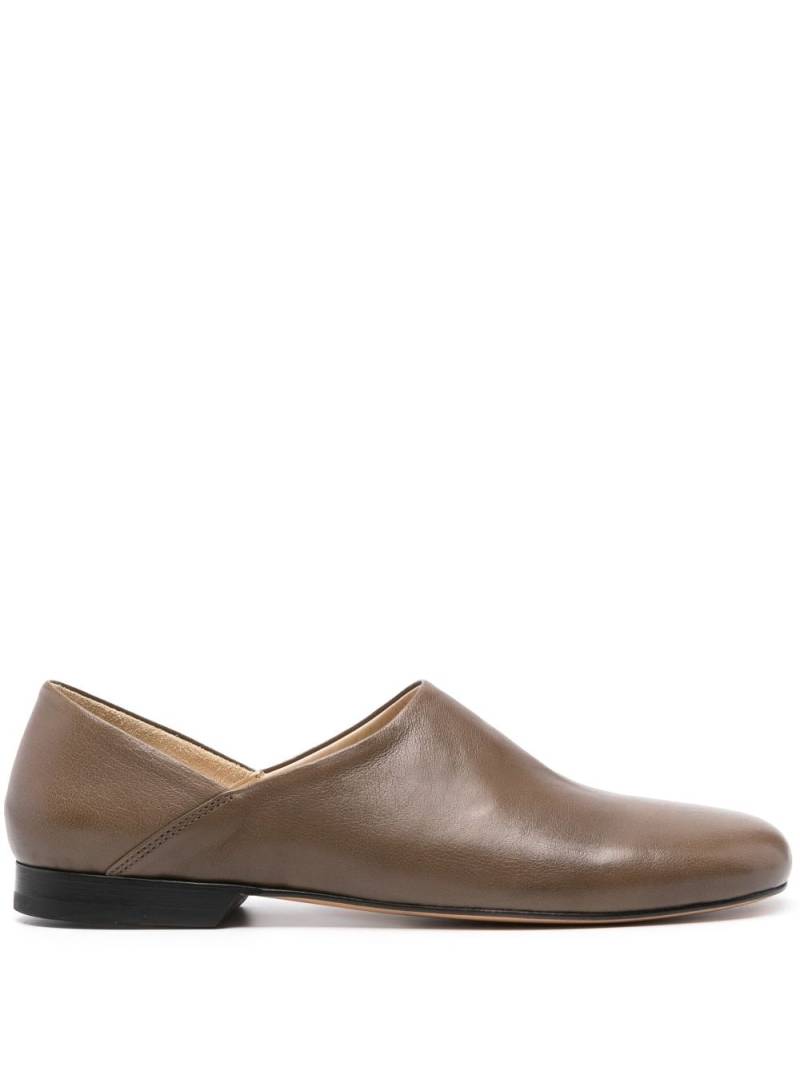 LEMAIRE leather slippers - Brown von LEMAIRE